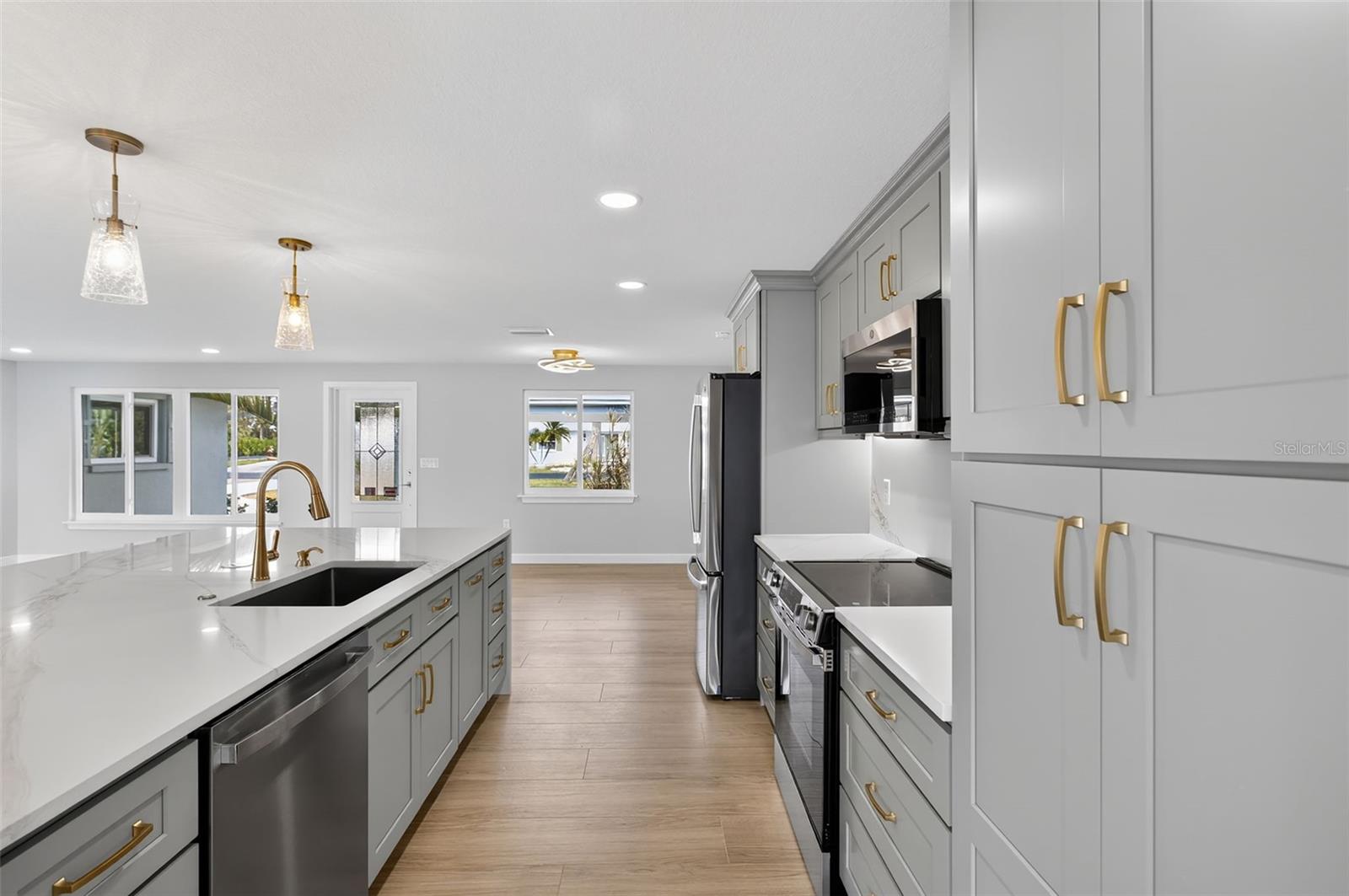 Image 18 of 70 For 1424 Lemon Bay Drive