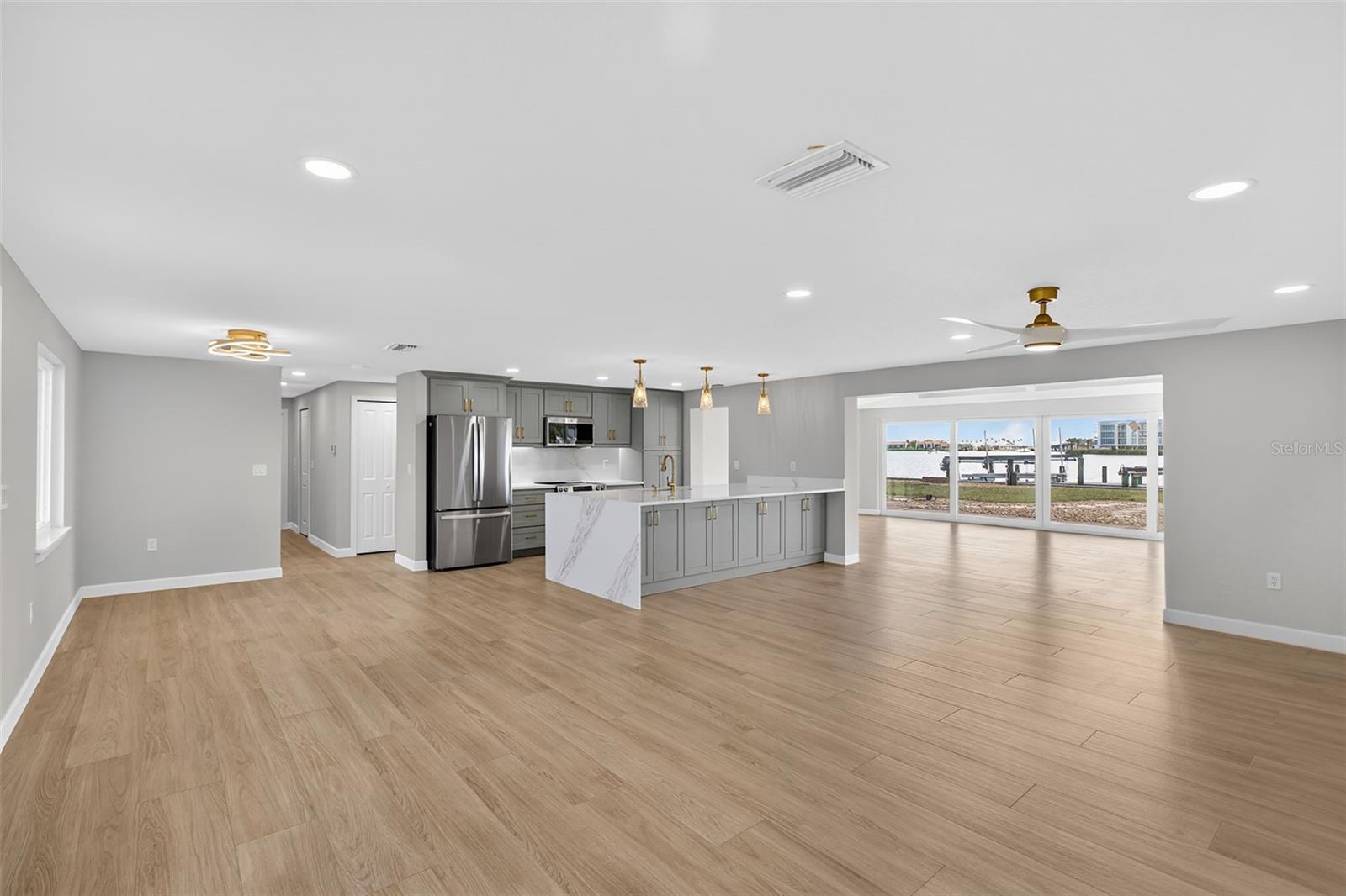 Image 22 of 70 For 1424 Lemon Bay Drive