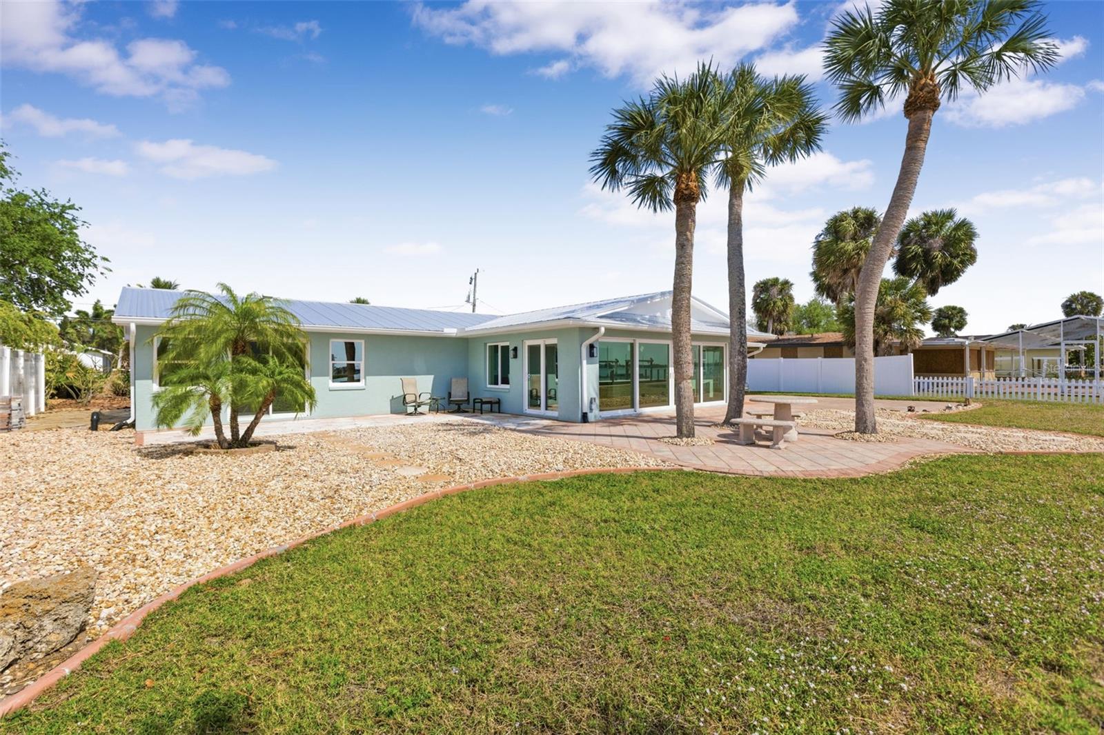 Image 25 of 70 For 1424 Lemon Bay Drive