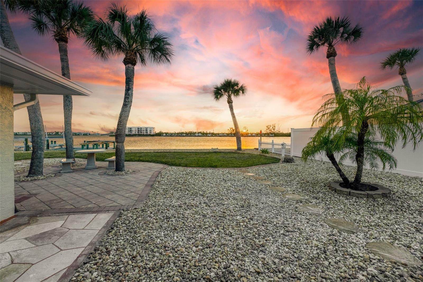 Image 6 of 70 For 1424 Lemon Bay Drive