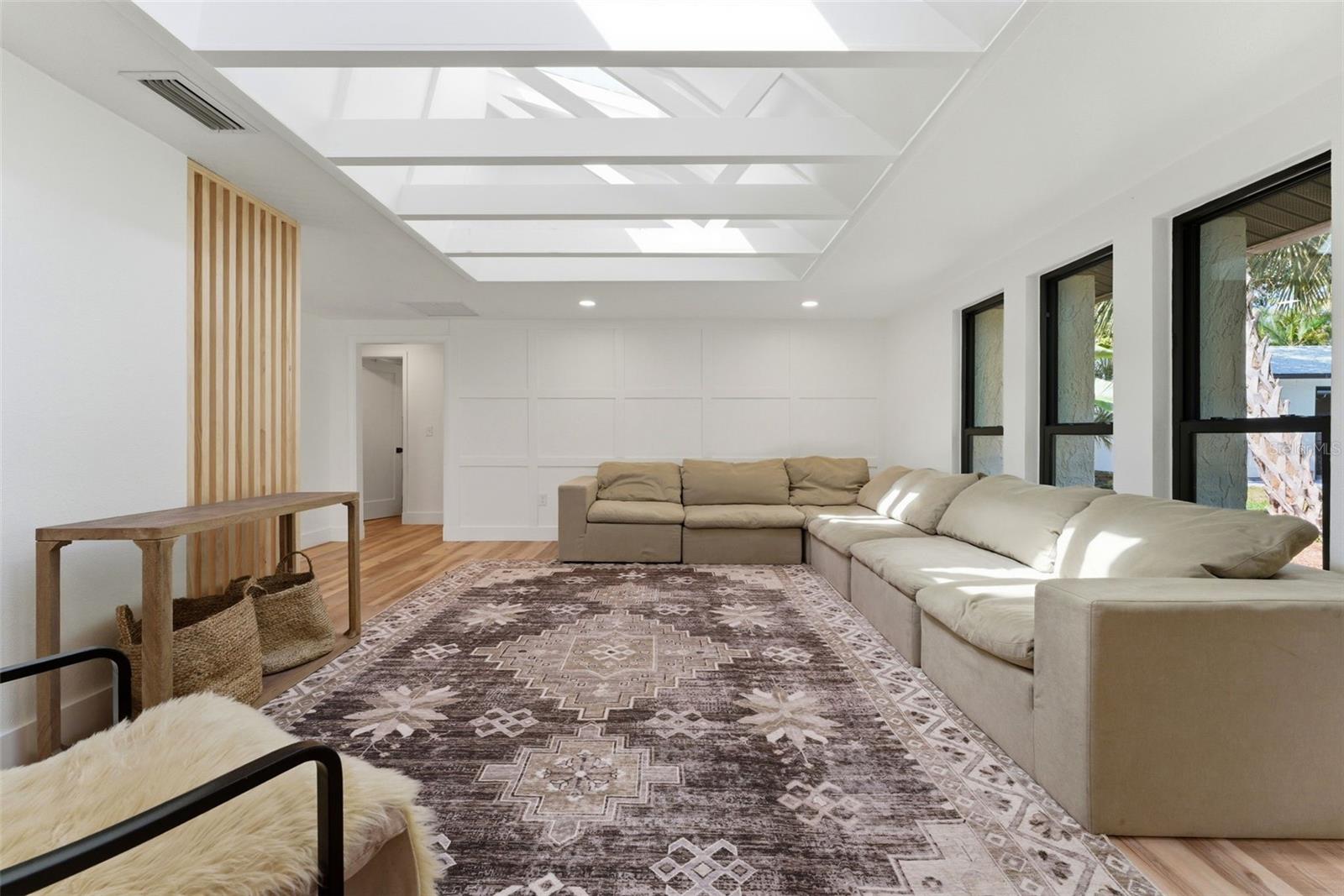 Image 6 of 53 For 1155 Forest Drive