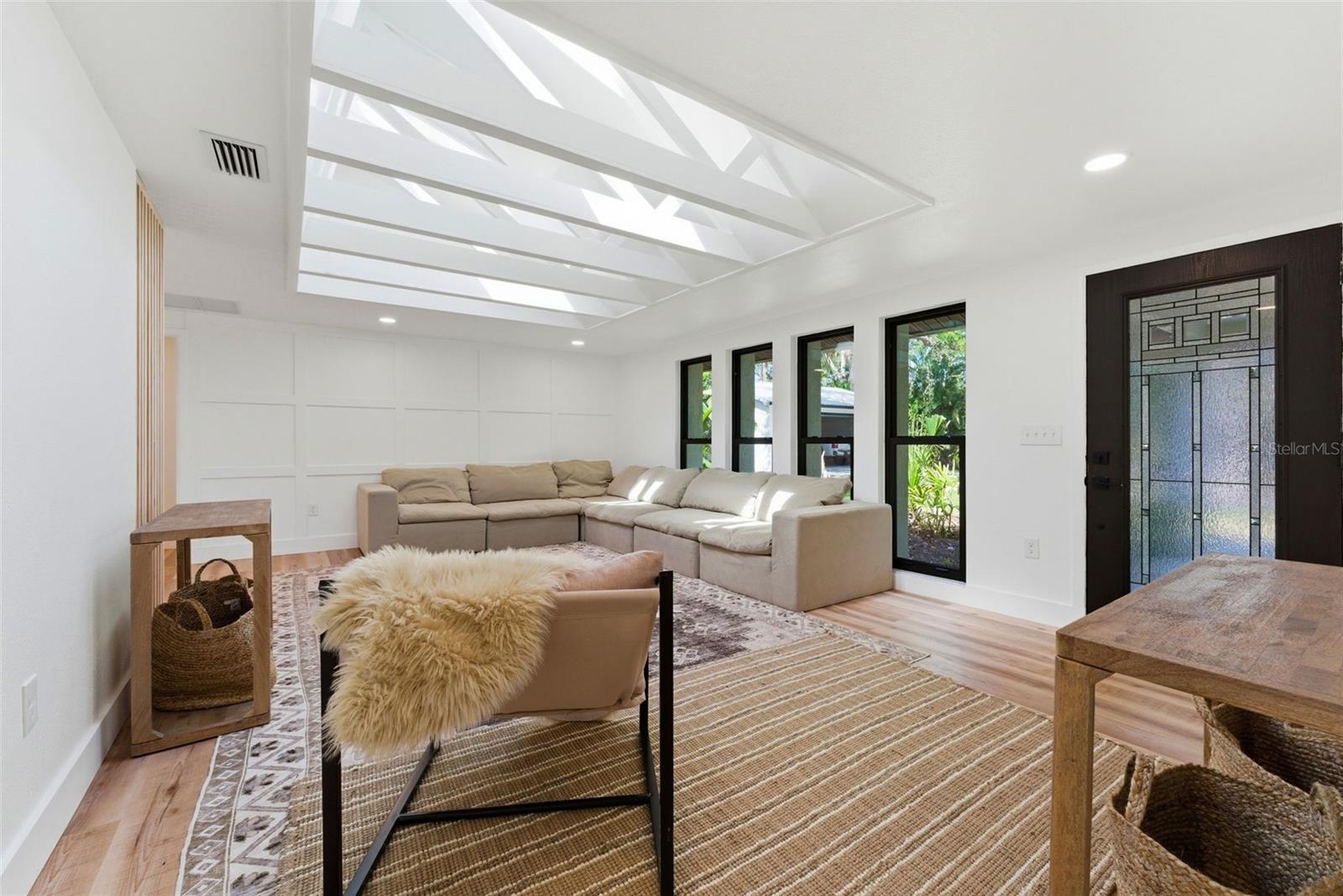 Image 7 of 53 For 1155 Forest Drive