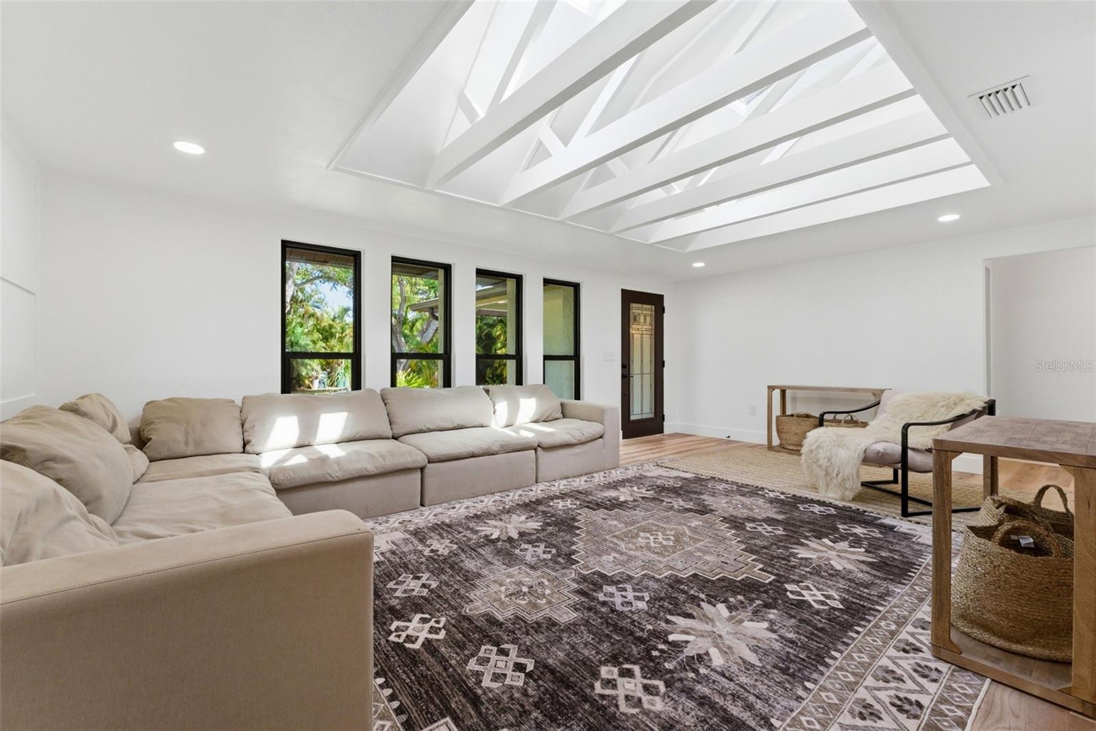 Image 9 of 53 For 1155 Forest Drive