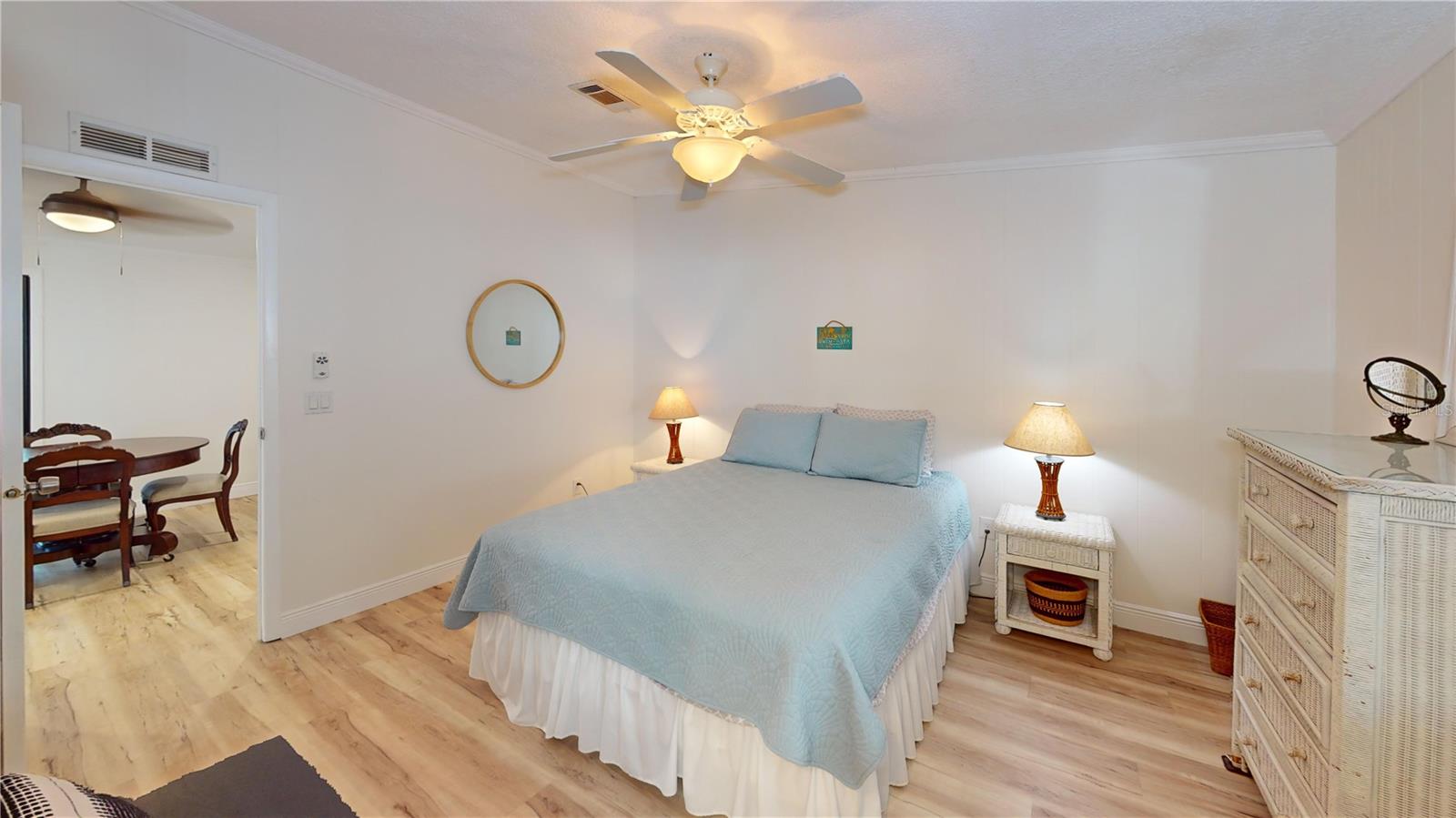 Image 21 of 37 For 817 Seabrook Drive