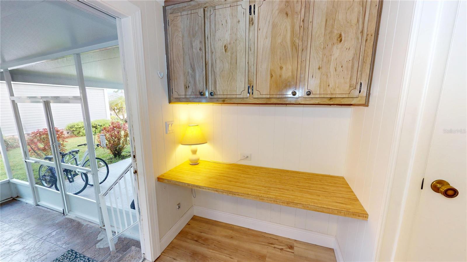 Image 24 of 37 For 817 Seabrook Drive