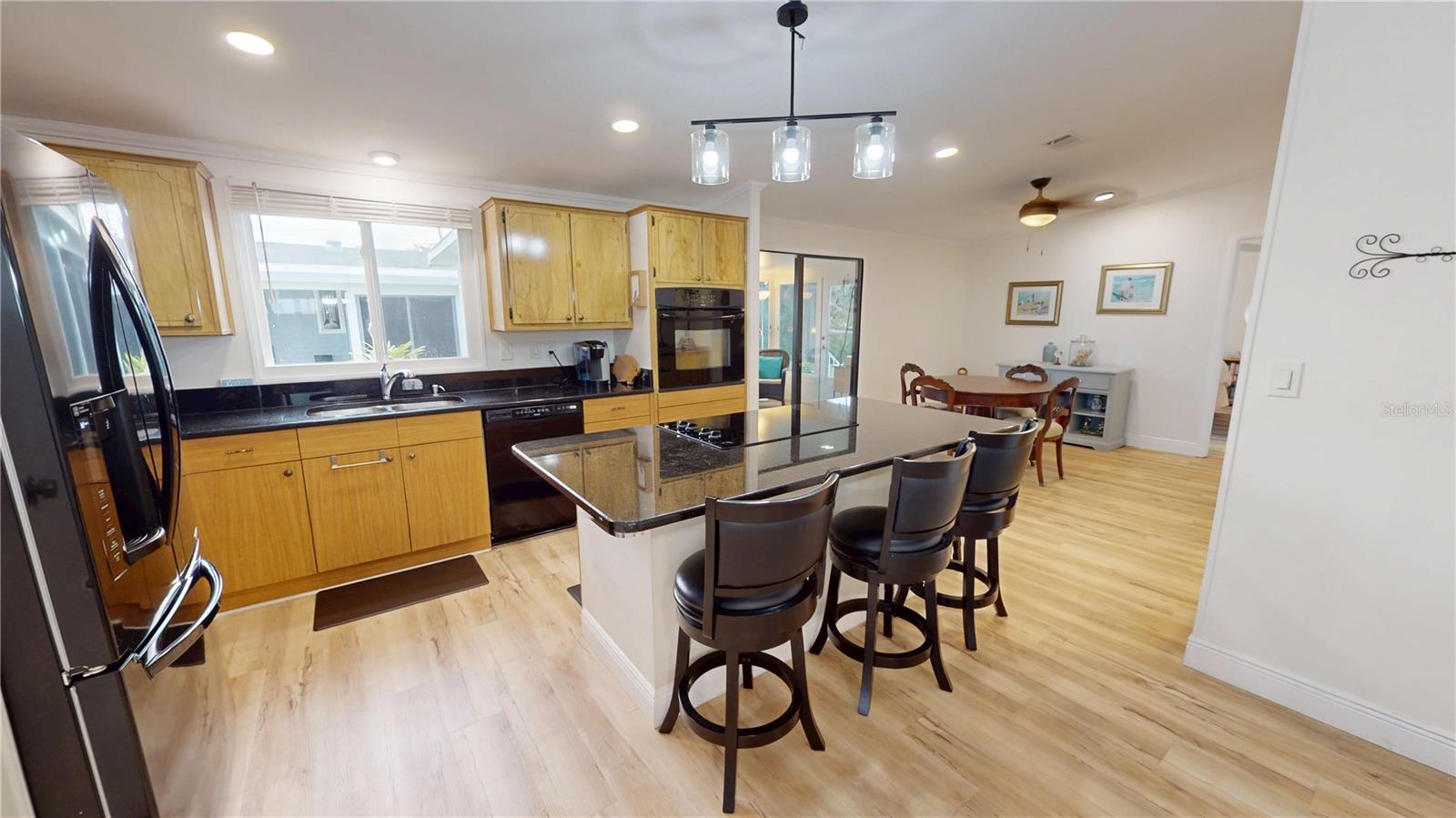 Image 7 of 37 For 817 Seabrook Drive