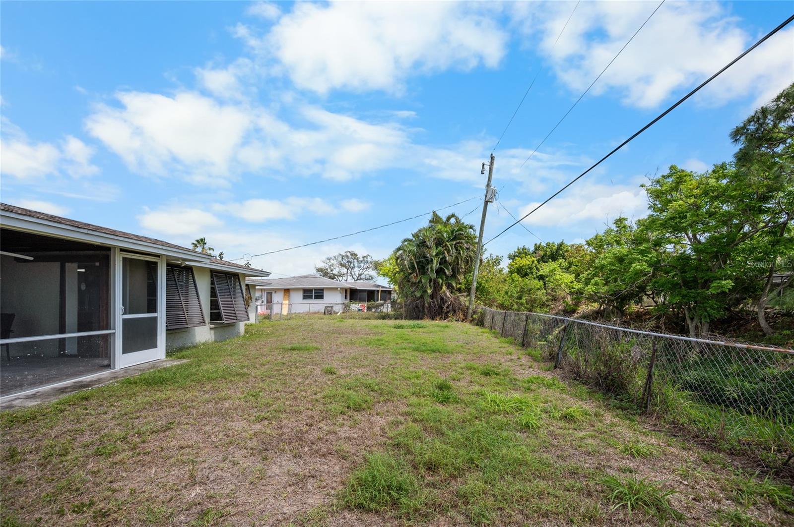 Image 33 of 40 For 901 Ponderosa Road