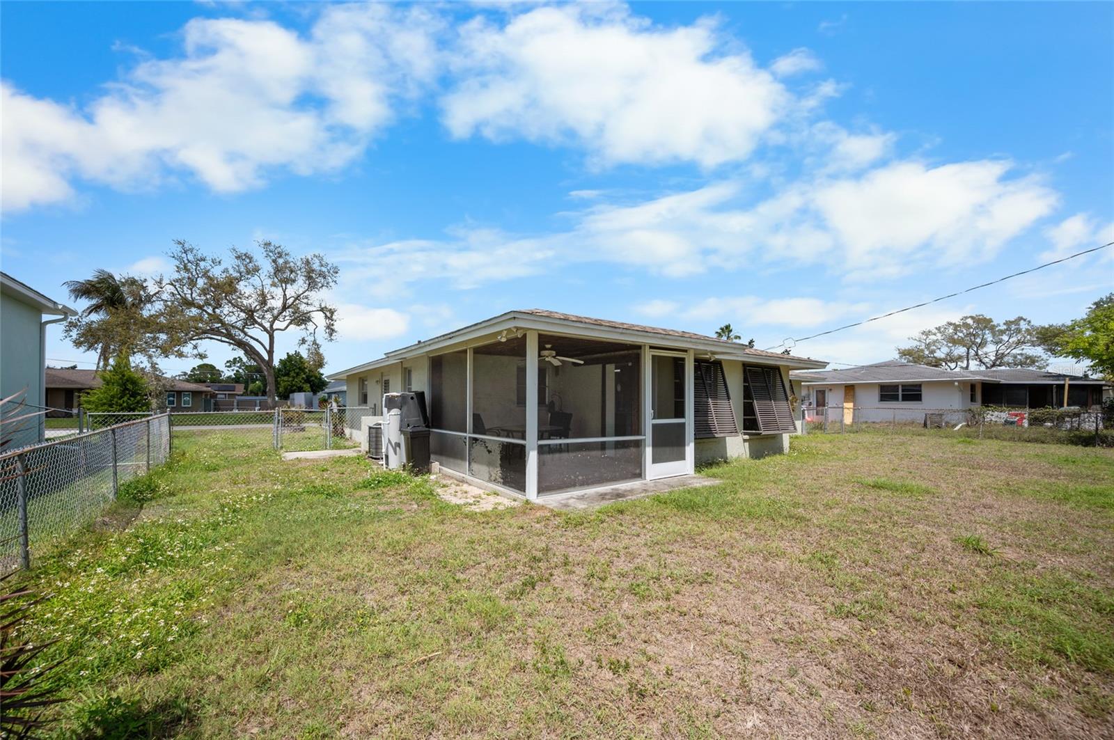 Image 34 of 40 For 901 Ponderosa Road