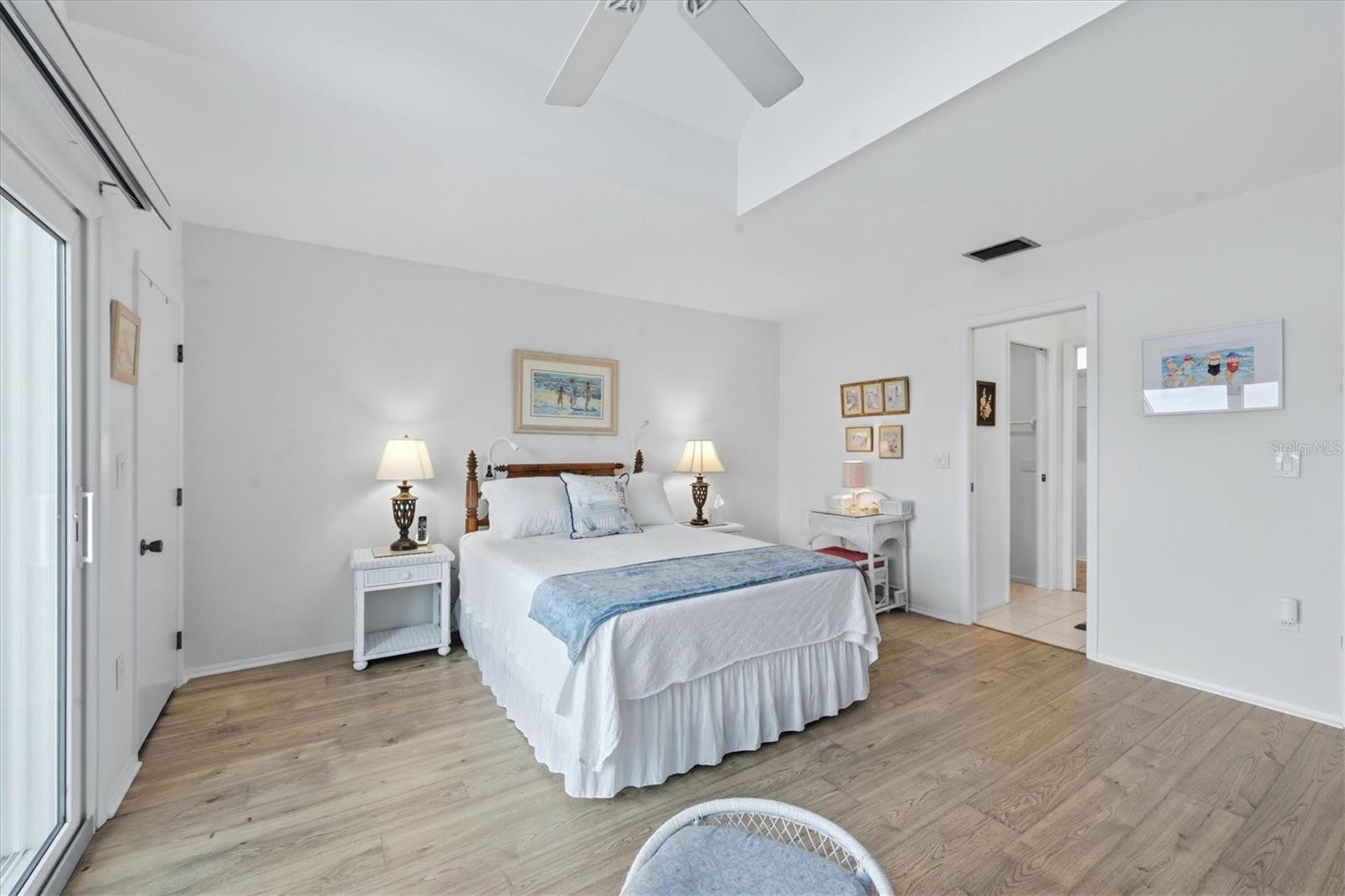 Image 23 of 51 For 6800 Placida Road Th4