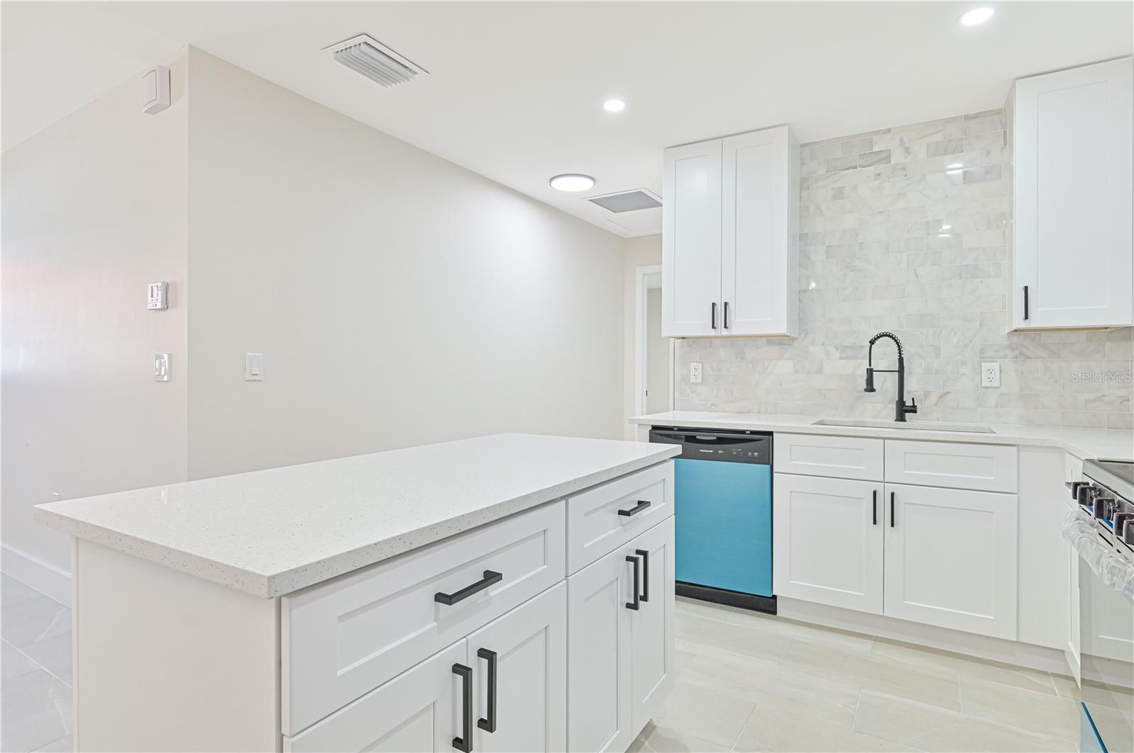 Image 6 of 40 For 115 24th Avenue A&b