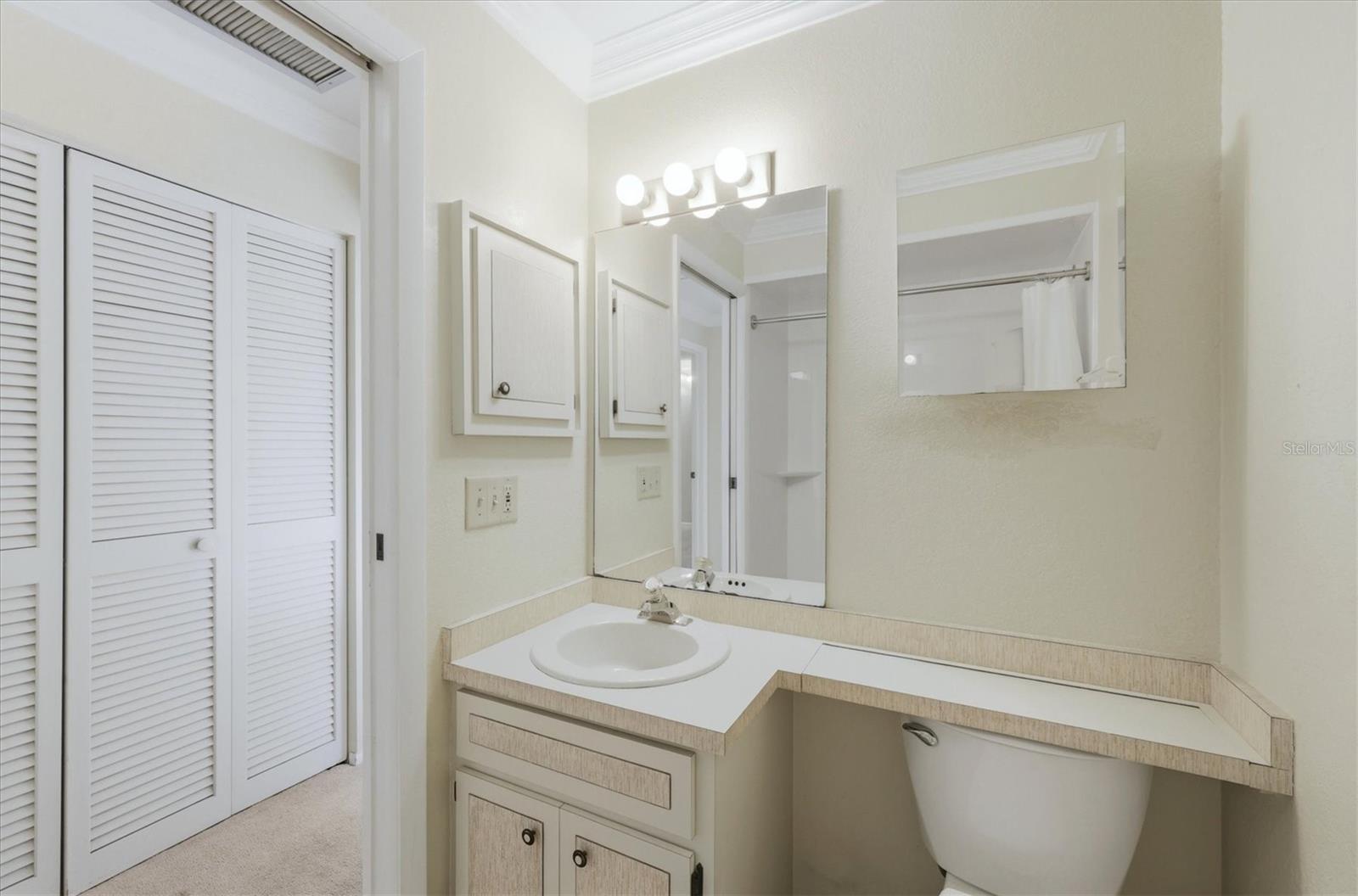 Image 22 of 32 For 11029 Kimberly Avenue