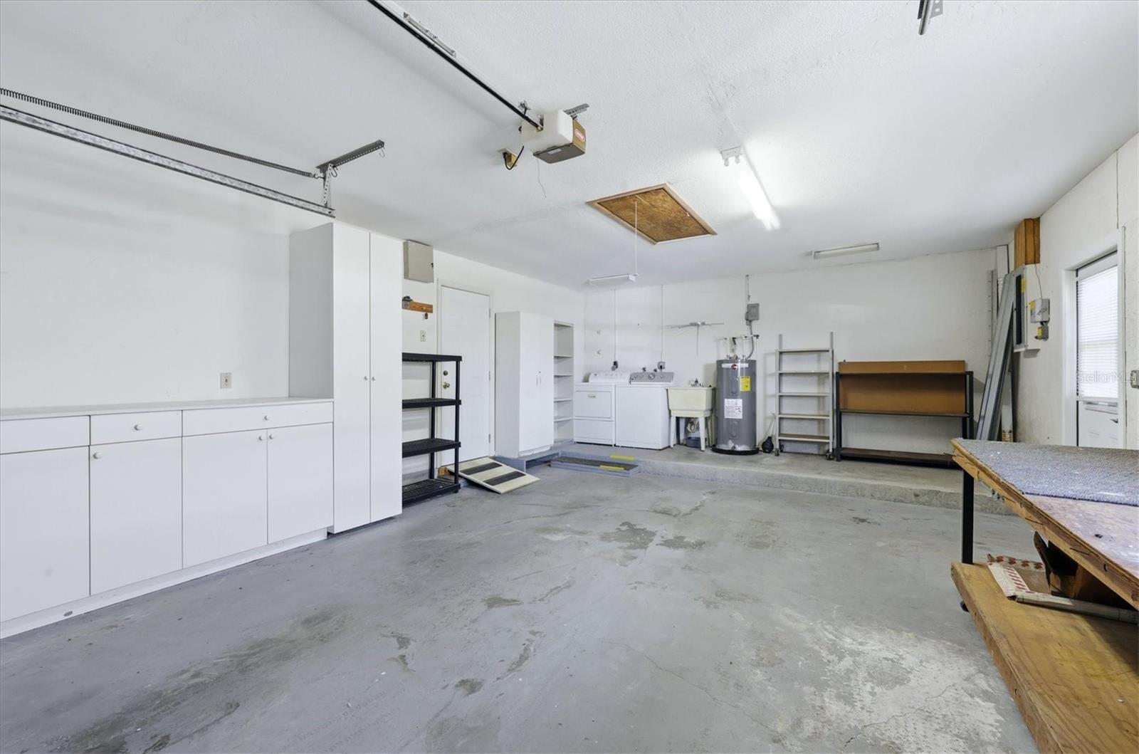 Image 23 of 32 For 11029 Kimberly Avenue