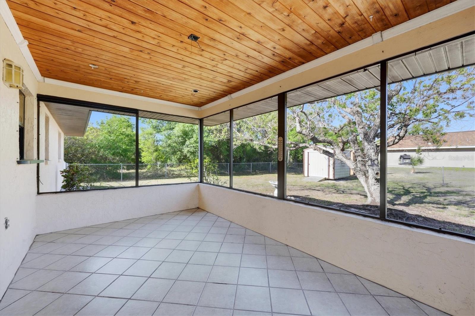 Image 24 of 32 For 11029 Kimberly Avenue