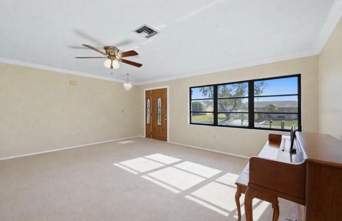 Image 4 of 32 For 11029 Kimberly Avenue