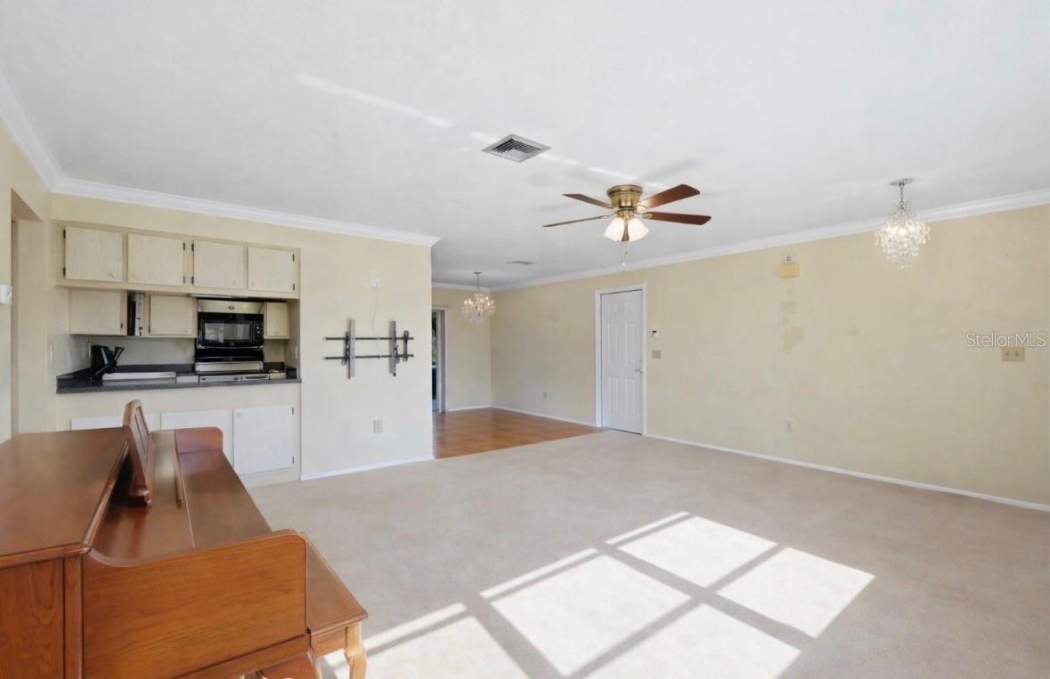 Image 6 of 32 For 11029 Kimberly Avenue