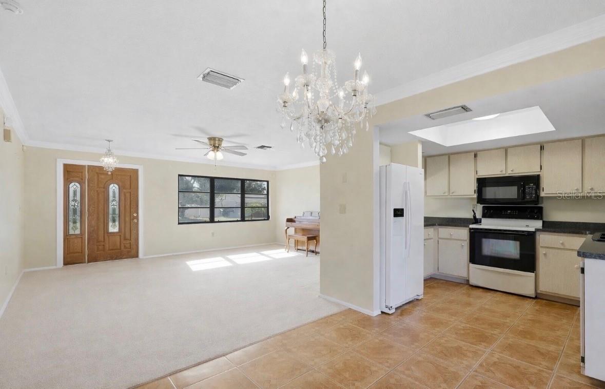 Image 7 of 32 For 11029 Kimberly Avenue