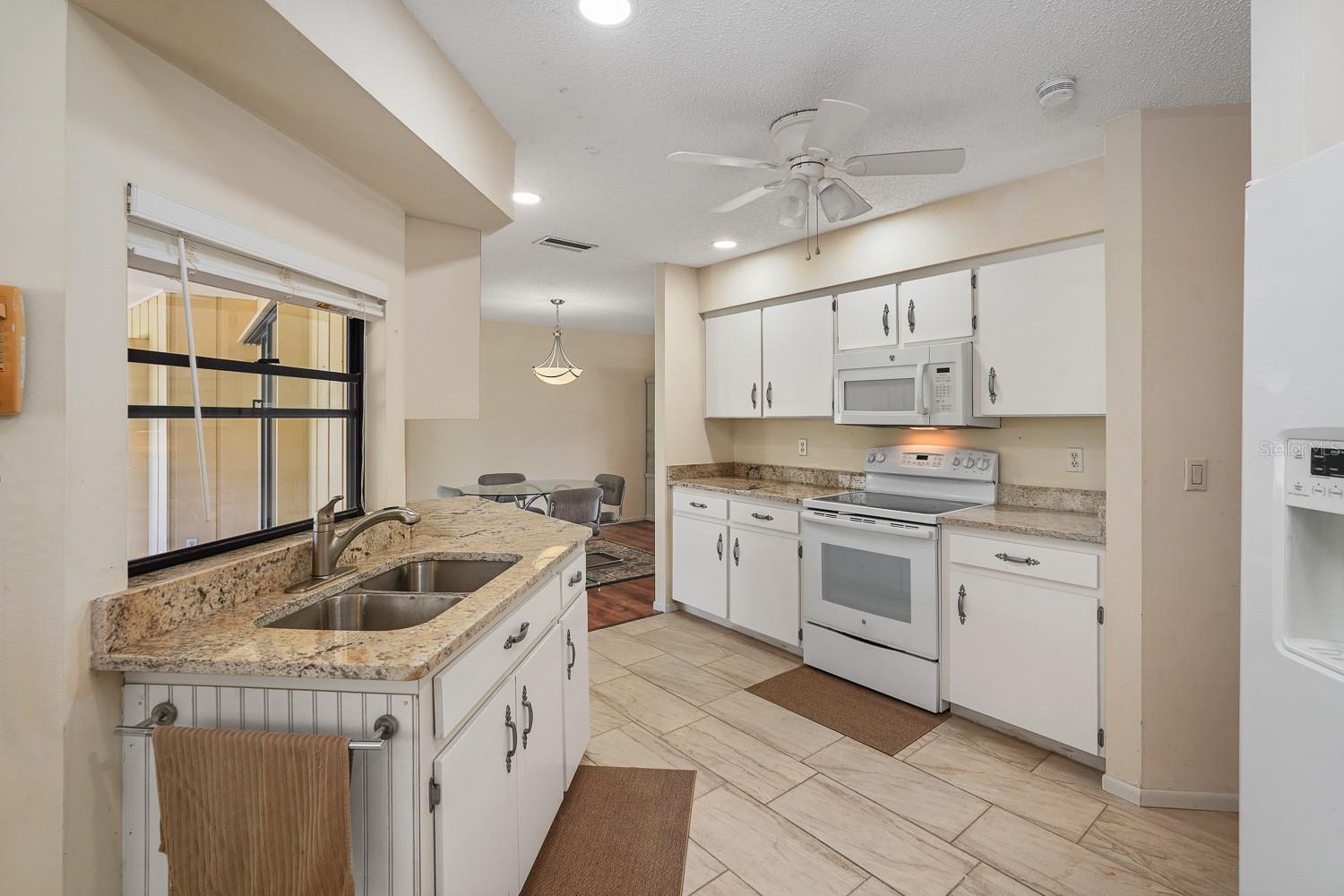 Image 17 of 44 For 9340 San Bernandino Avenue