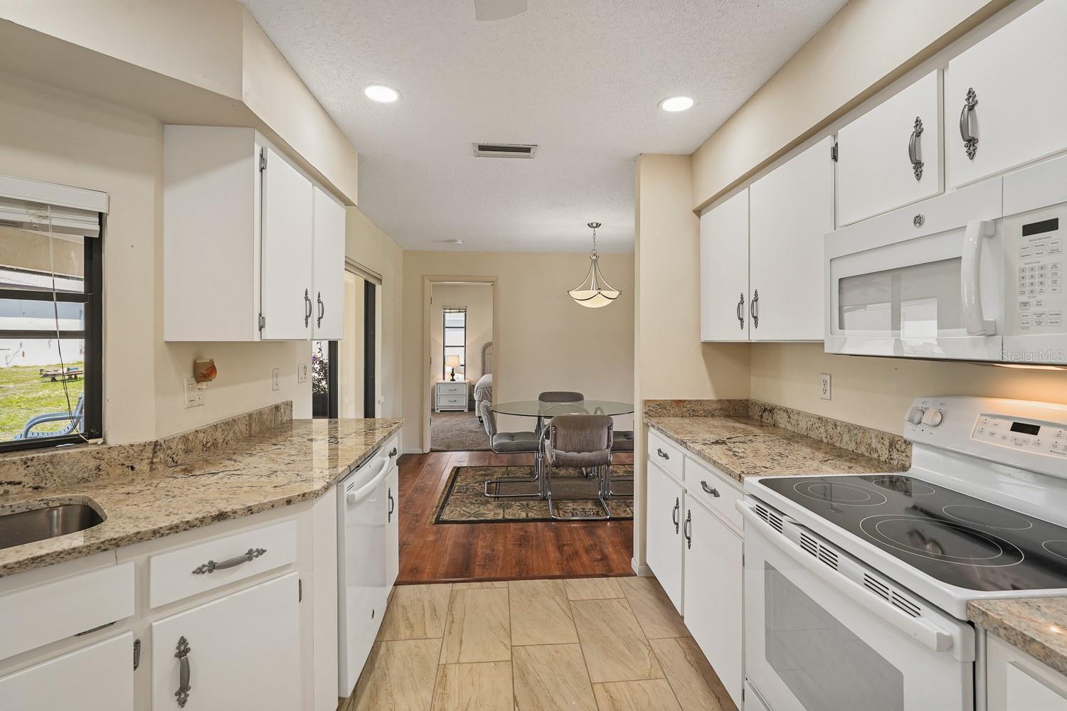 Image 18 of 44 For 9340 San Bernandino Avenue