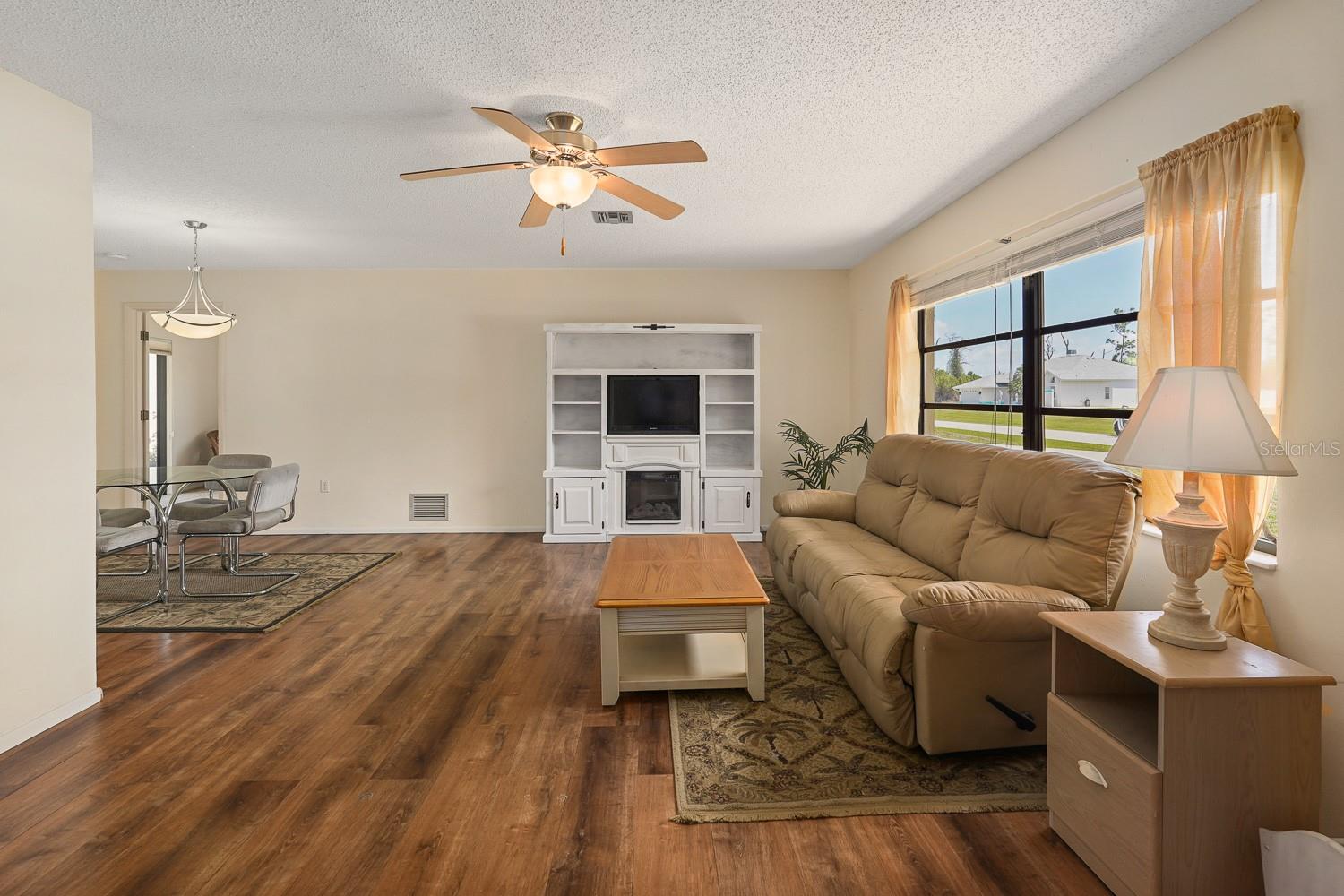 Image 8 of 44 For 9340 San Bernandino Avenue