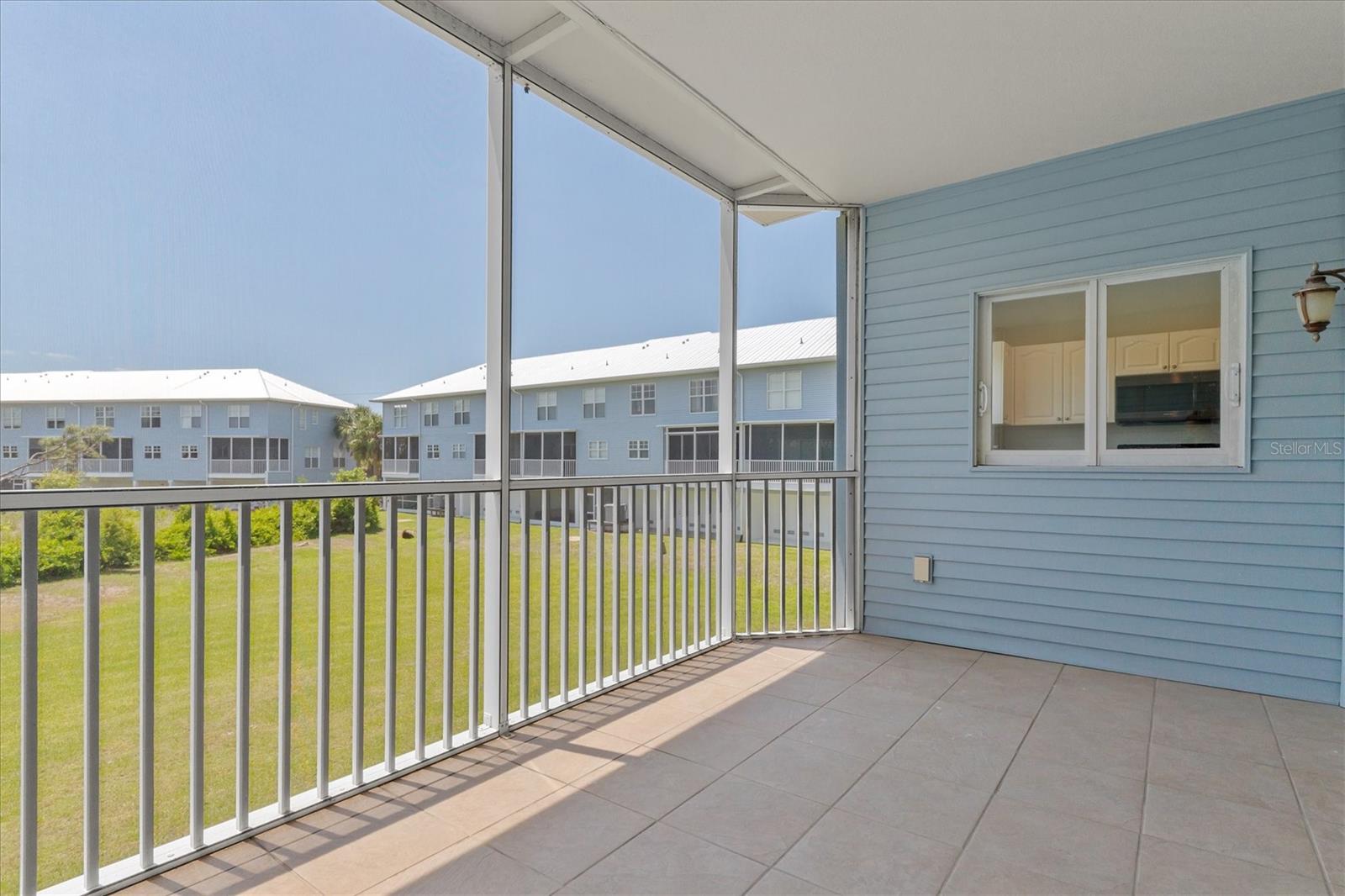 Image 18 of 56 For 3923 Cape Haze Drive 302