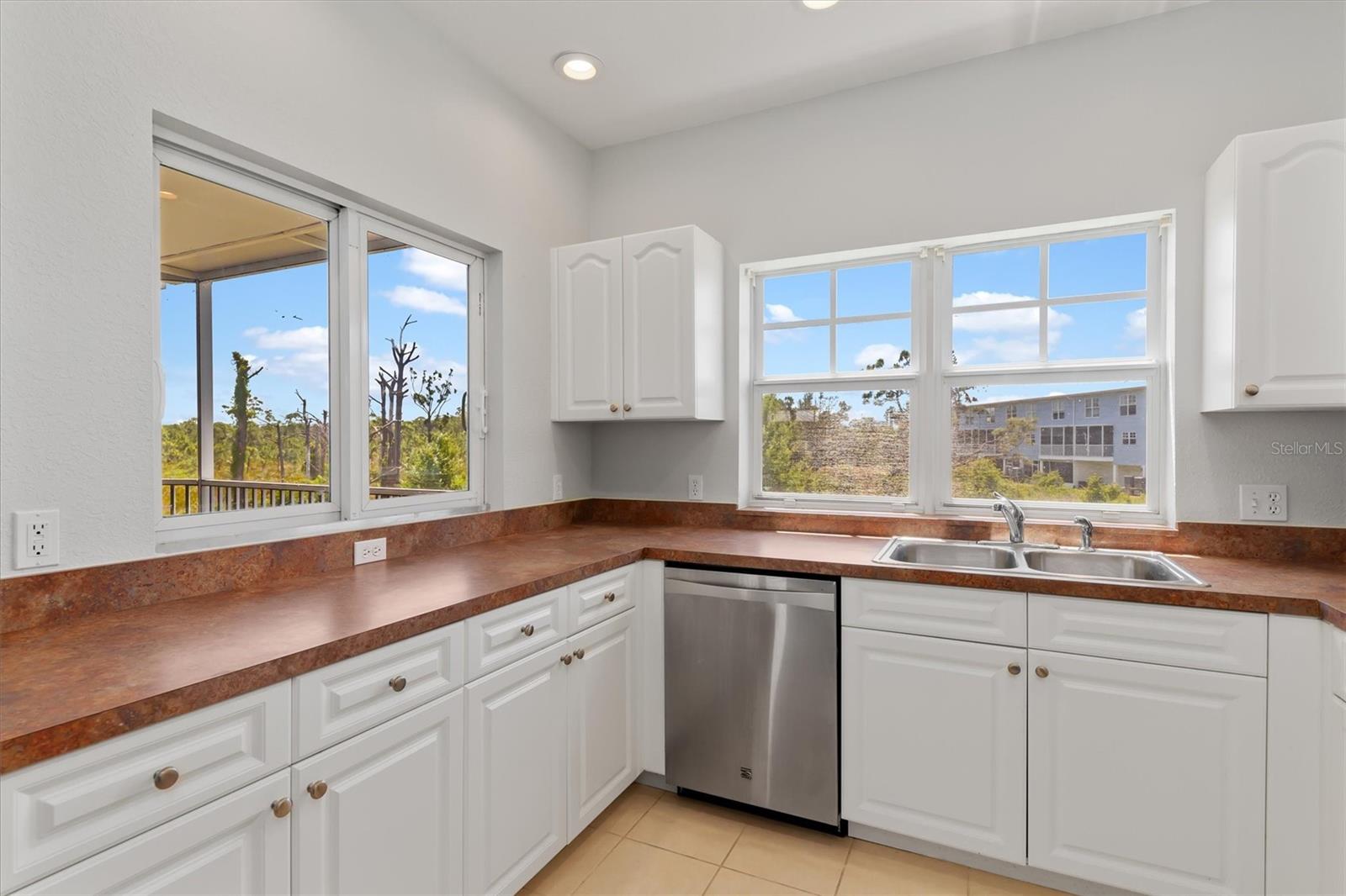 Image 31 of 56 For 3923 Cape Haze Drive 302