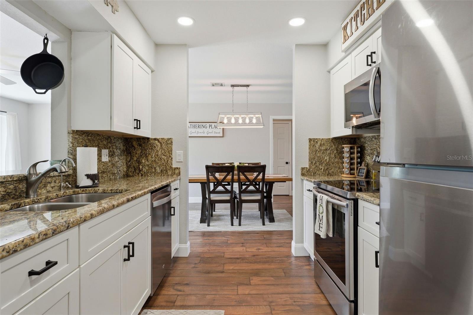 Image 14 of 38 For 1007 Montana Avenue