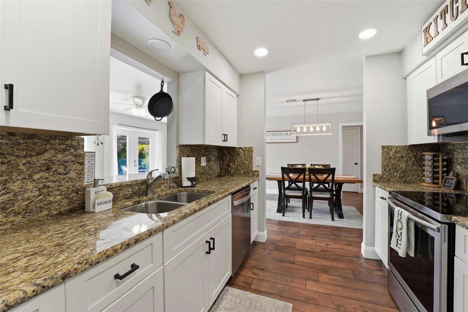 Image 15 of 38 For 1007 Montana Avenue