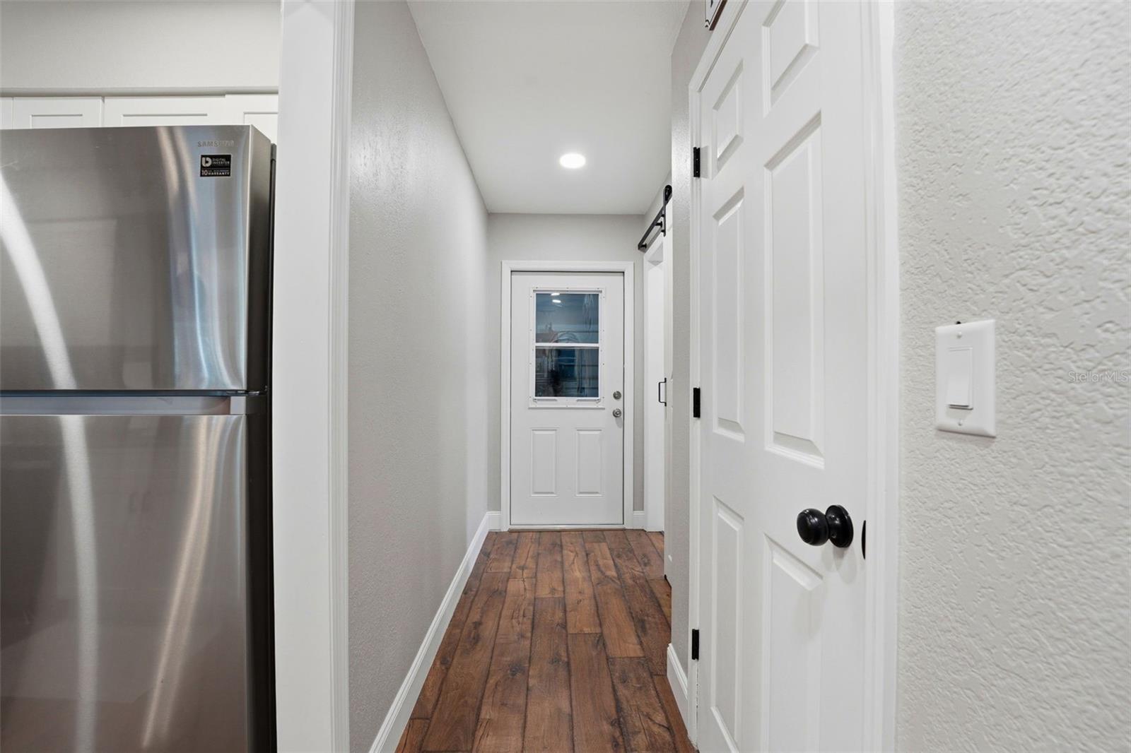 Image 16 of 38 For 1007 Montana Avenue