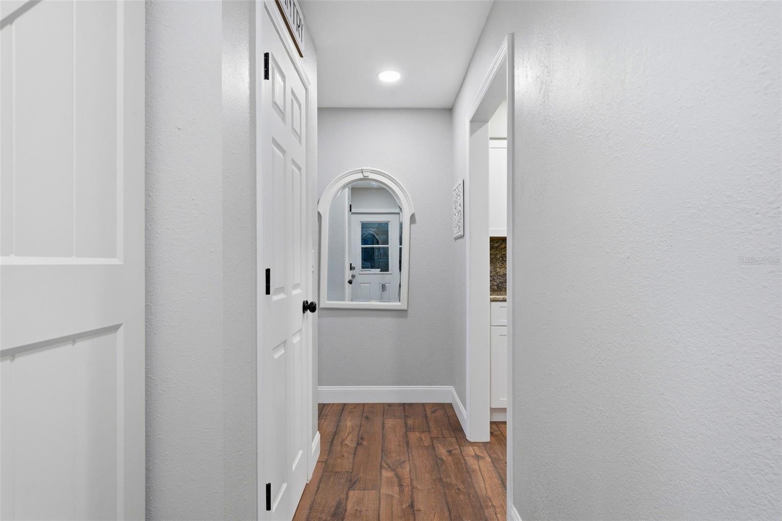 Image 17 of 38 For 1007 Montana Avenue