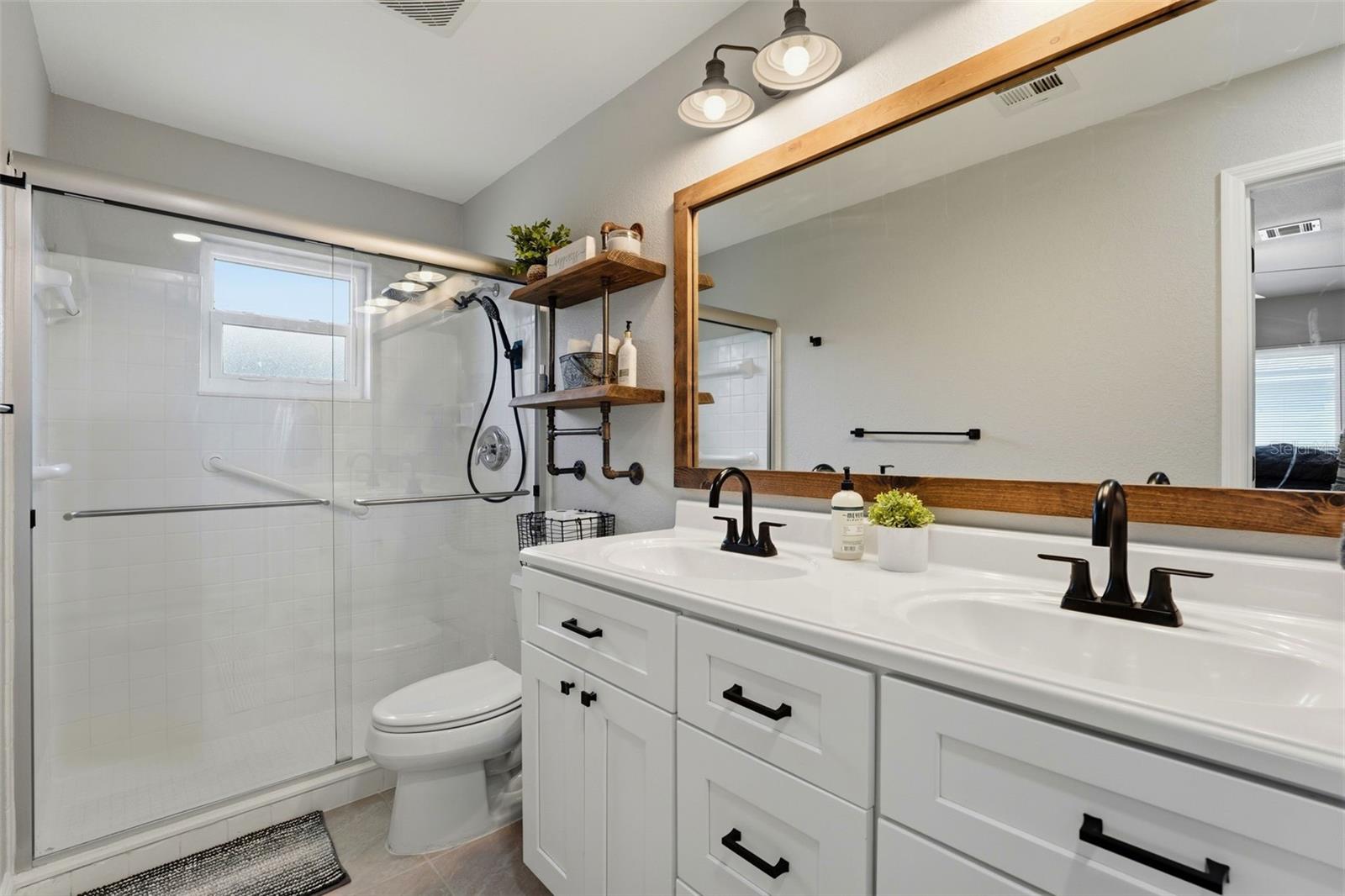 Image 21 of 38 For 1007 Montana Avenue