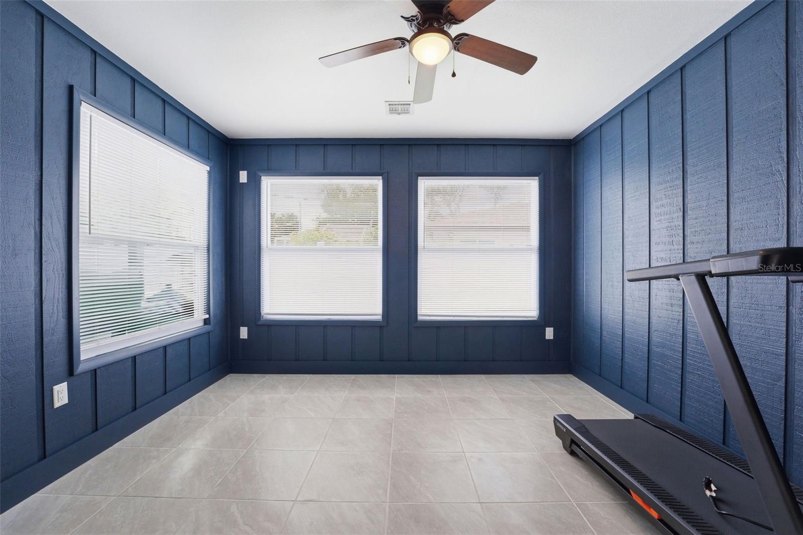 Image 27 of 38 For 1007 Montana Avenue