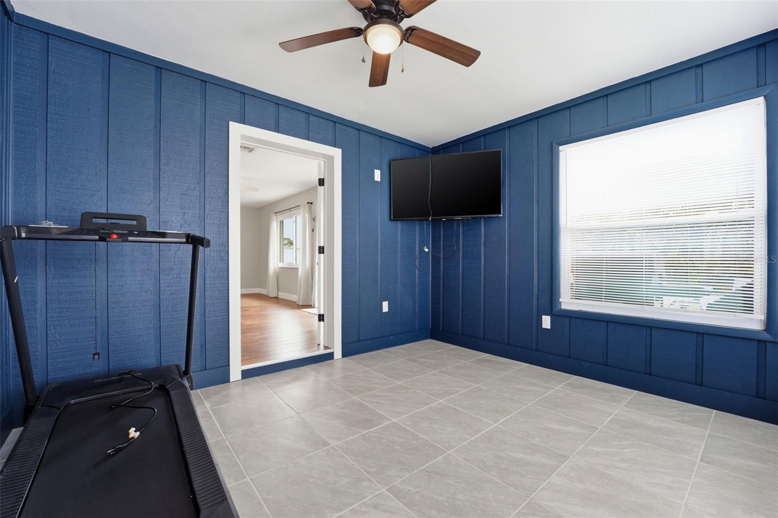 Image 28 of 38 For 1007 Montana Avenue