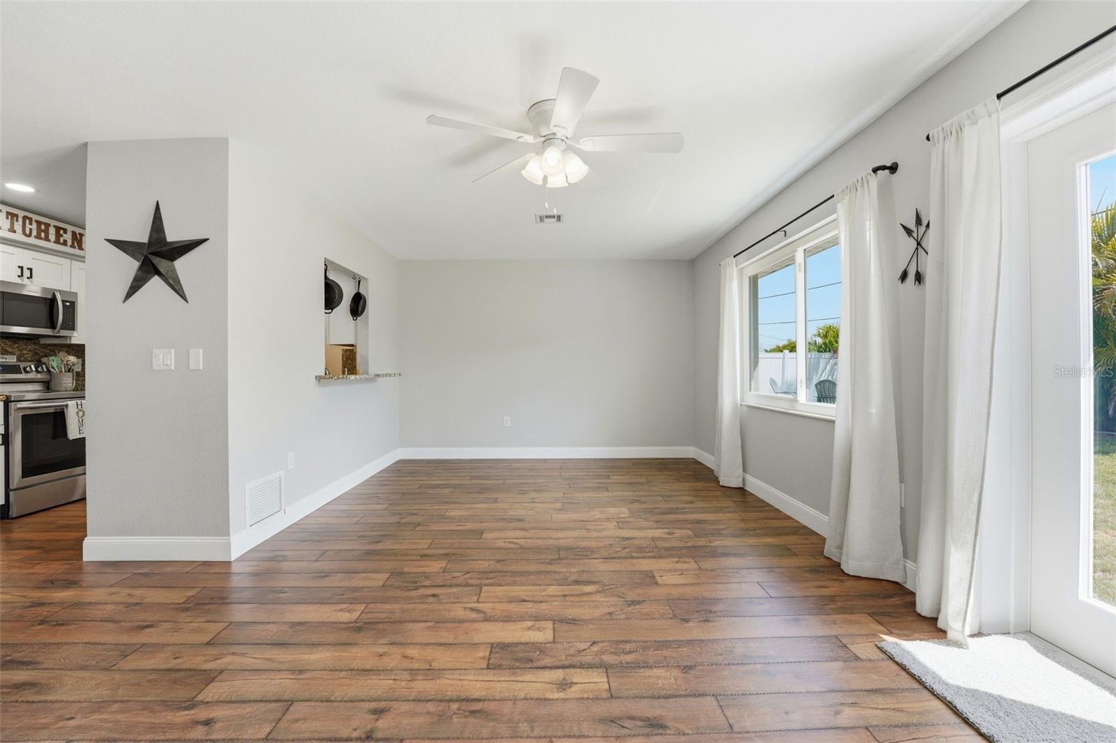 Image 8 of 38 For 1007 Montana Avenue