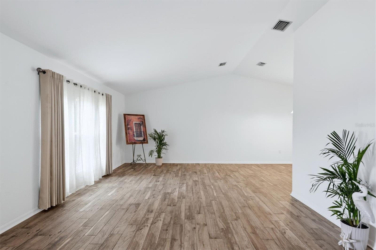 Image 4 of 40 For 1434 Roosevelt Drive