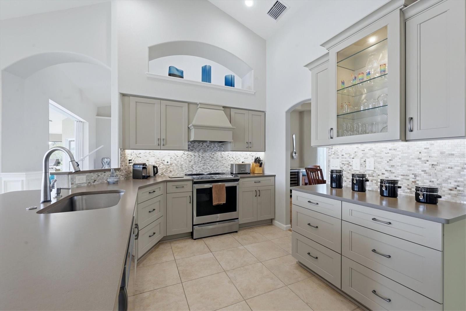 Image 15 of 48 For 13561 Blake Drive