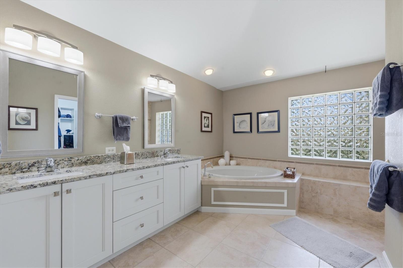 Image 27 of 48 For 13561 Blake Drive