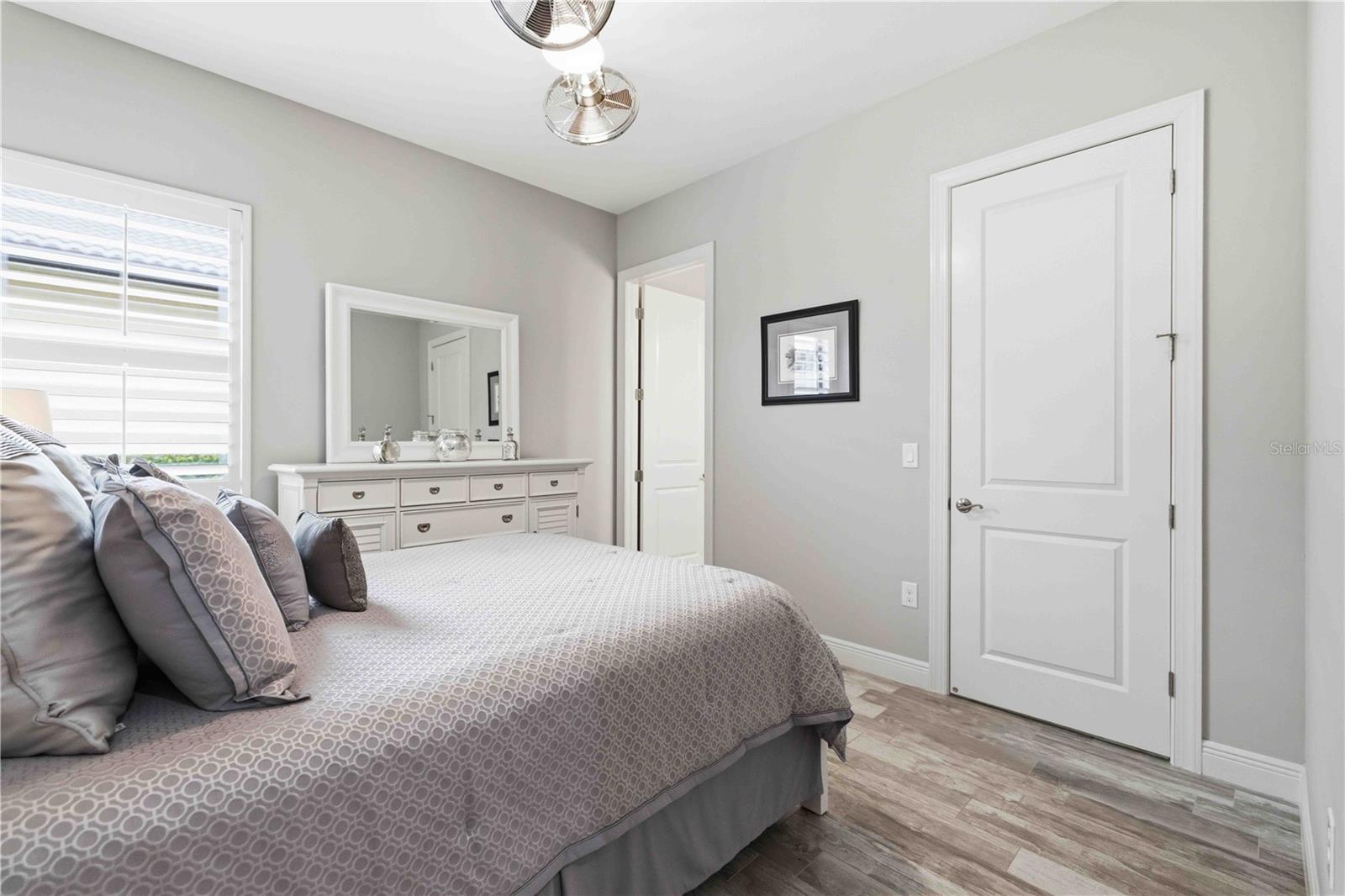 Image 29 of 94 For 10706 Ironbridge Drive