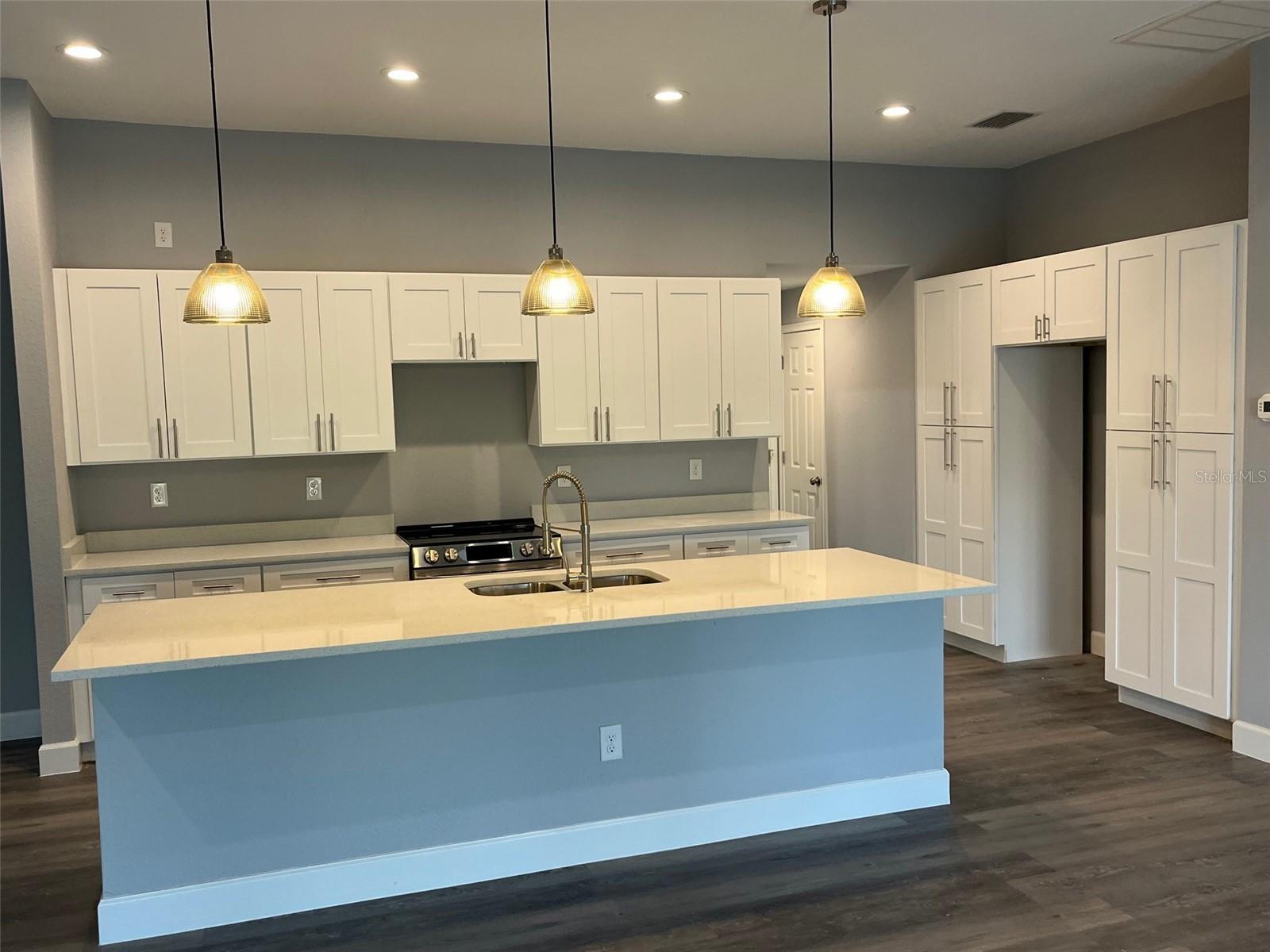 Image 3 of 10 For 8362 Santa Cruz Drive