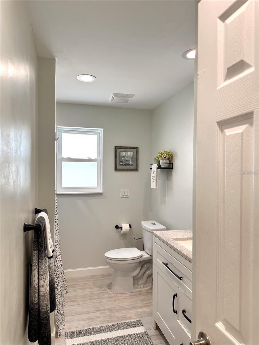 Image 17 of 26 For 2 Golfview Road