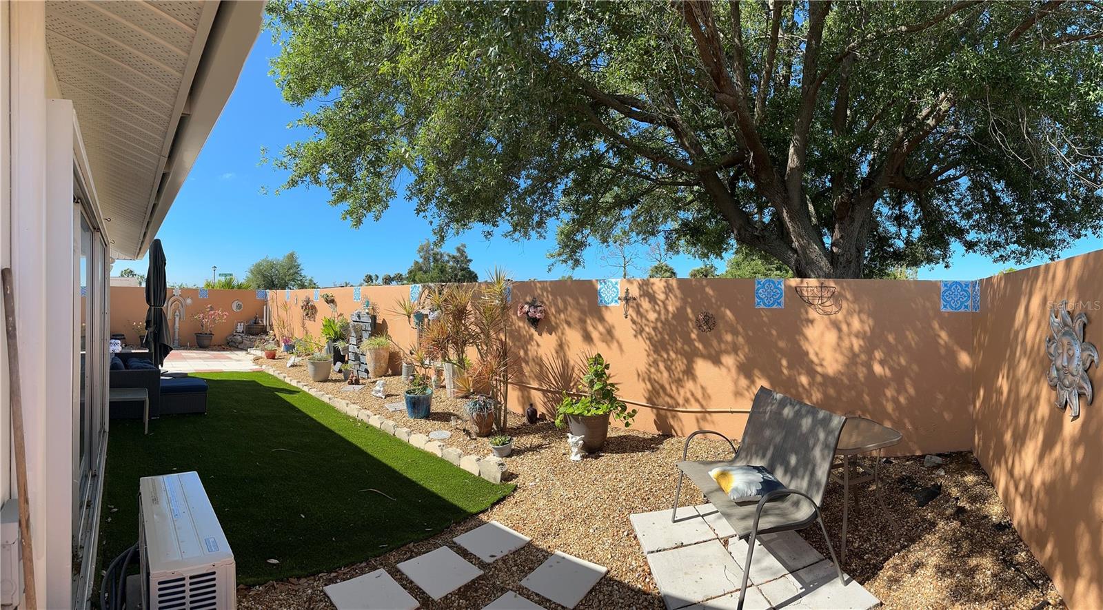 Image 7 of 26 For 2 Golfview Road