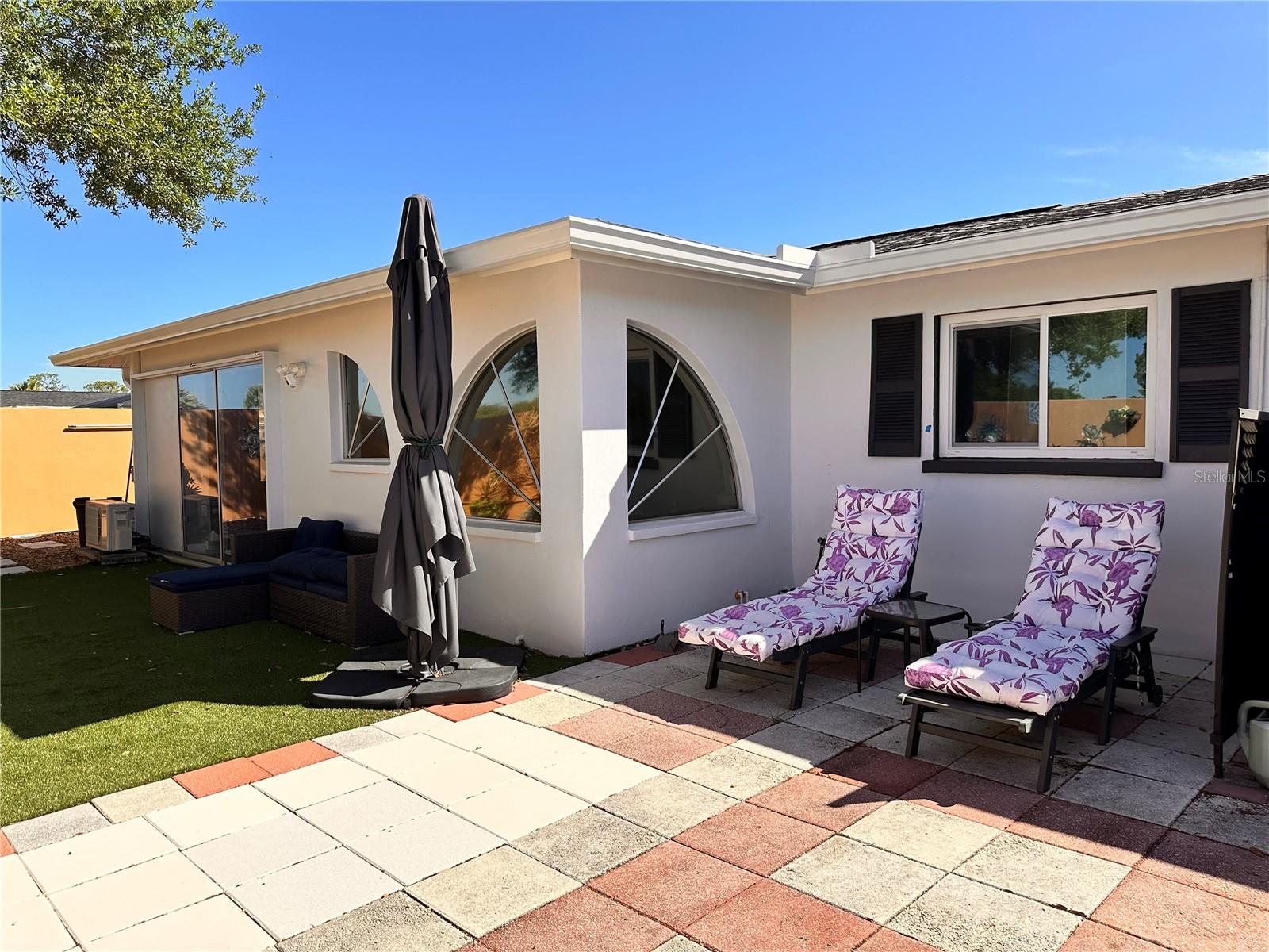 Image 8 of 26 For 2 Golfview Road