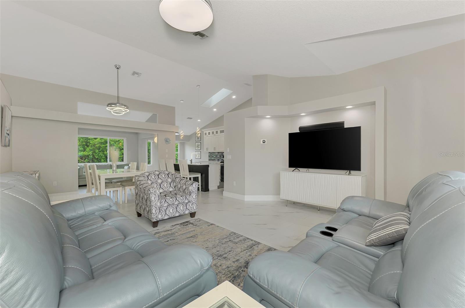 Image 5 of 44 For 8300 Parkside Drive