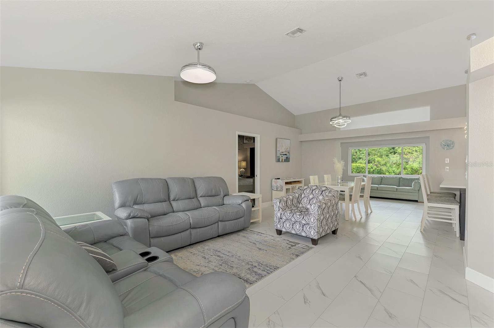 Image 7 of 44 For 8300 Parkside Drive