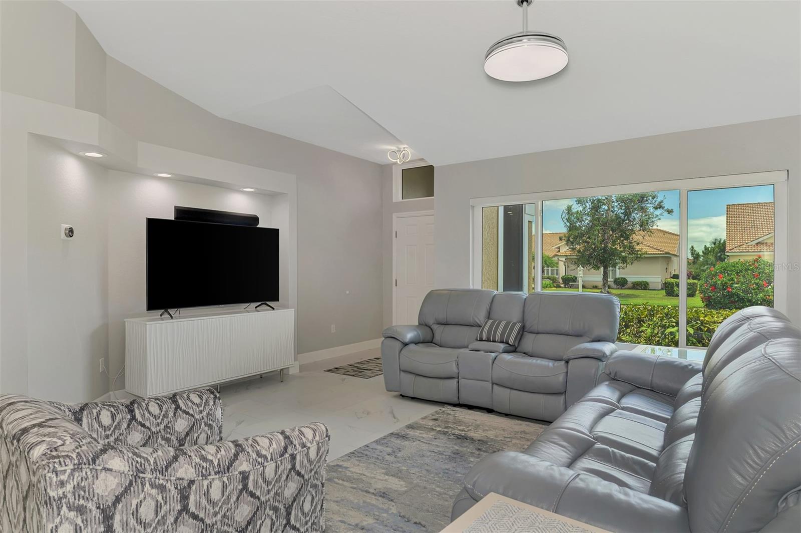 Image 8 of 44 For 8300 Parkside Drive