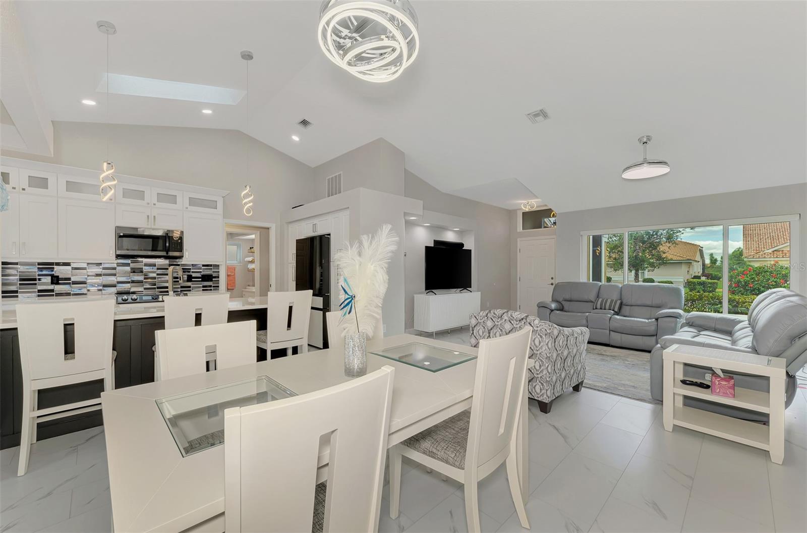 Image 9 of 44 For 8300 Parkside Drive