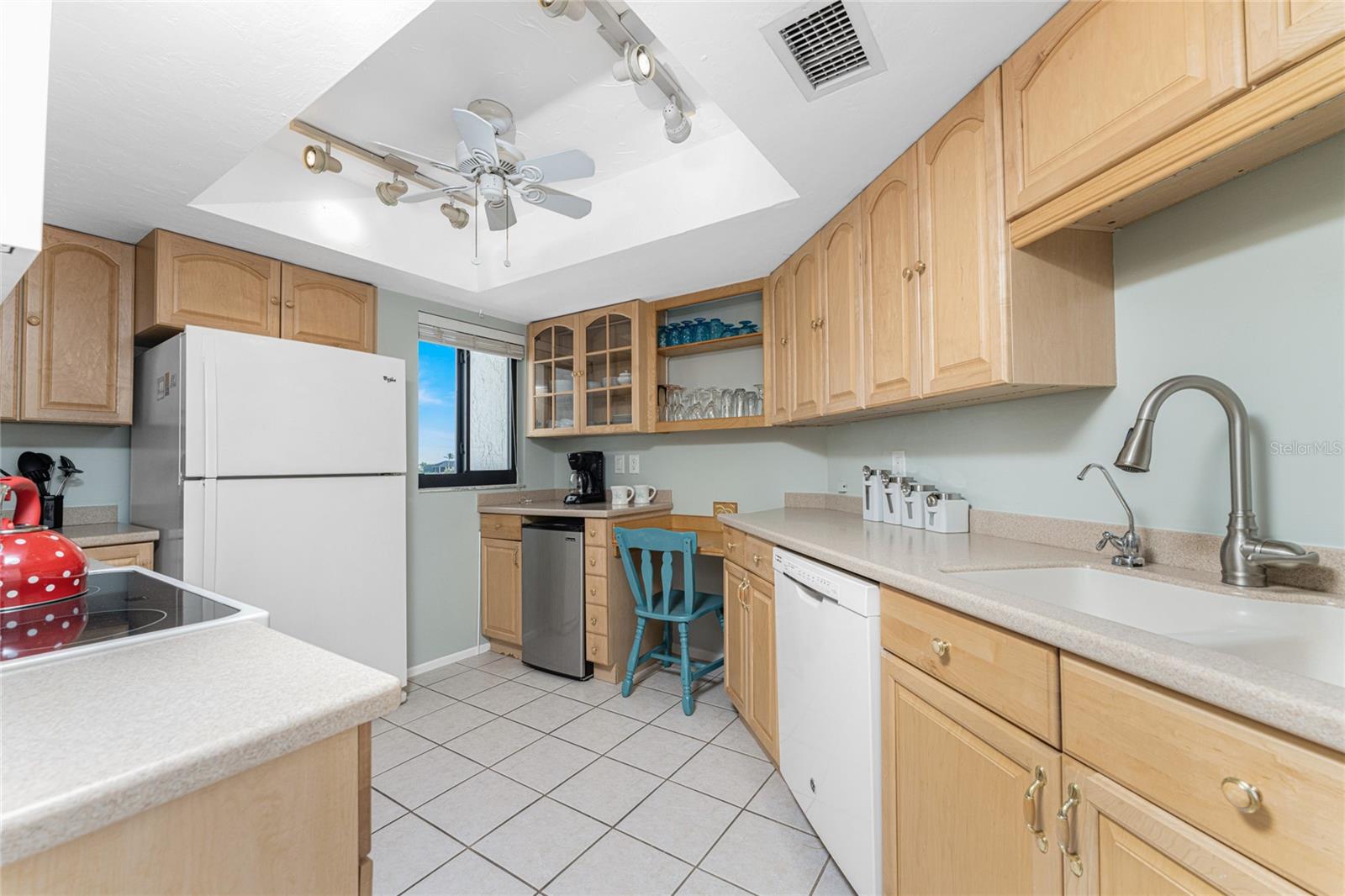 Image 12 of 32 For 2955 Beach Road E122