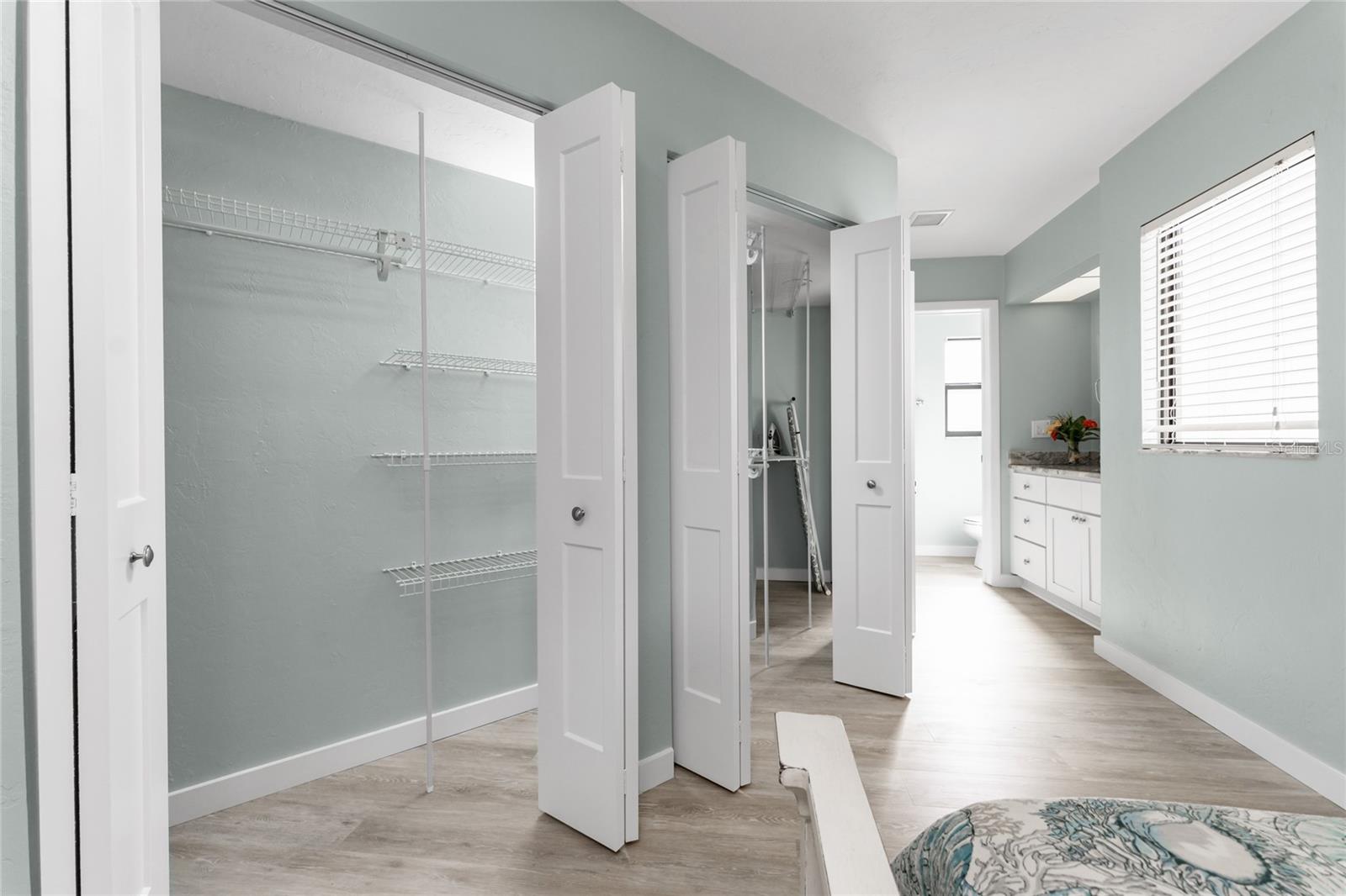 Image 18 of 32 For 2955 Beach Road E122