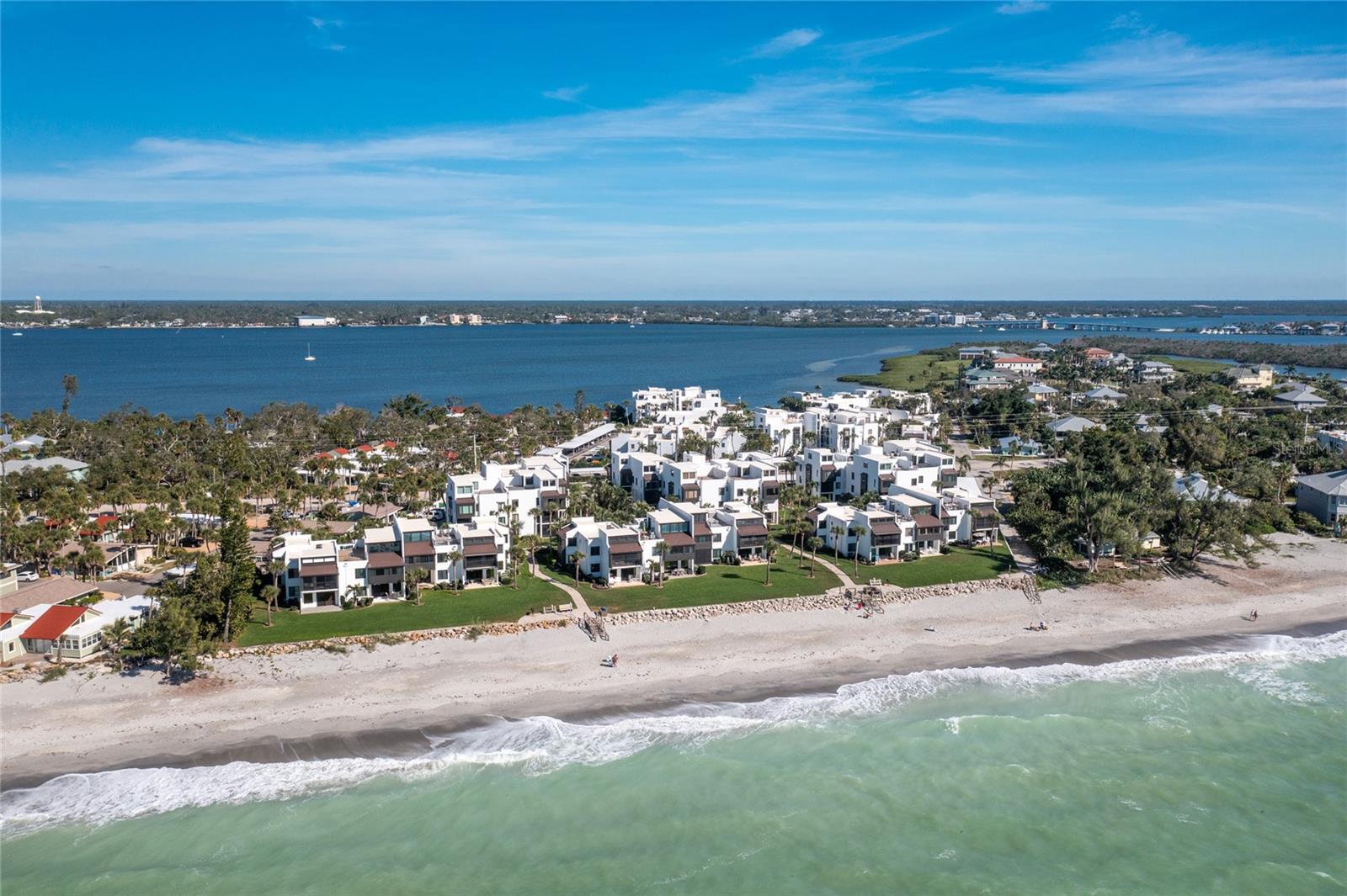 Image 28 of 32 For 2955 Beach Road E122