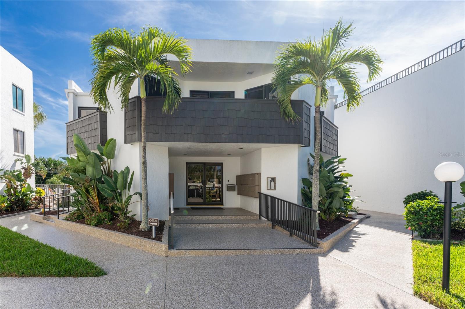 Image 4 of 32 For 2955 Beach Road E122