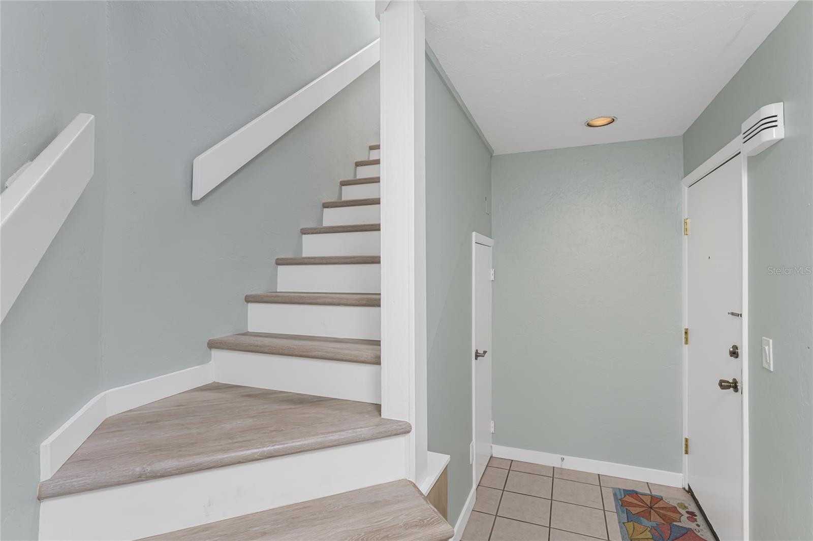 Image 5 of 32 For 2955 Beach Road E122